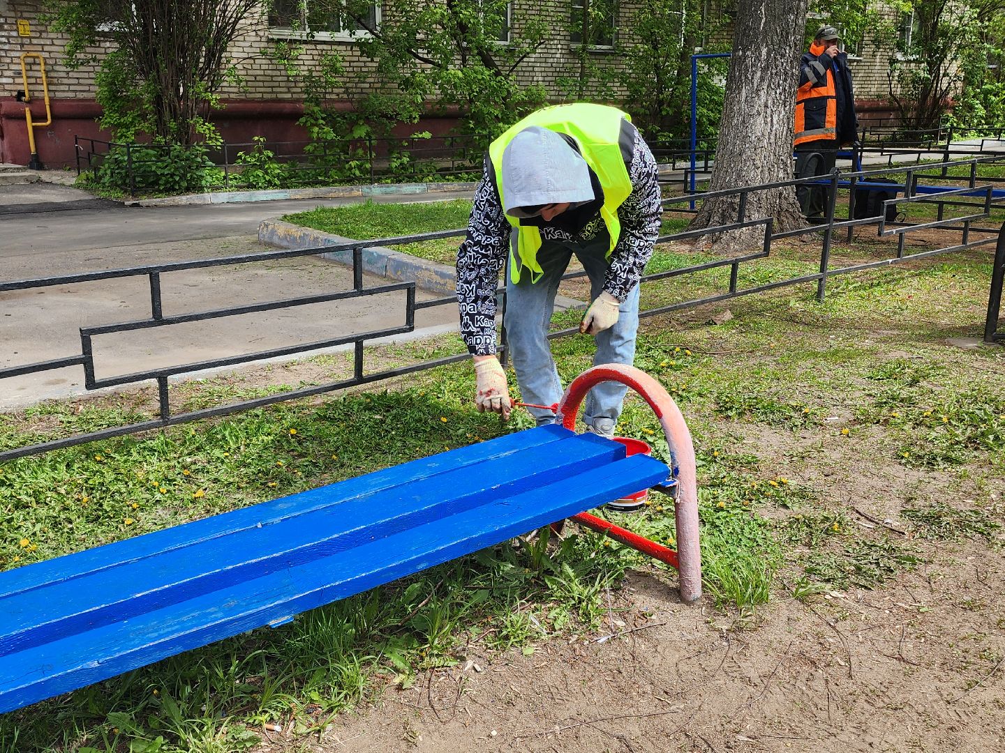дворовые территории, подготовка к открытию летнего сезона,