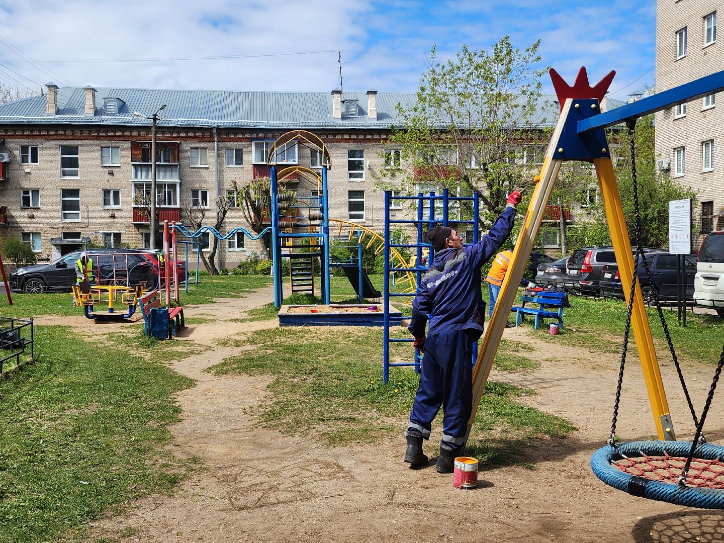 дворовые территории, подготовка к открытию летнего сезона,