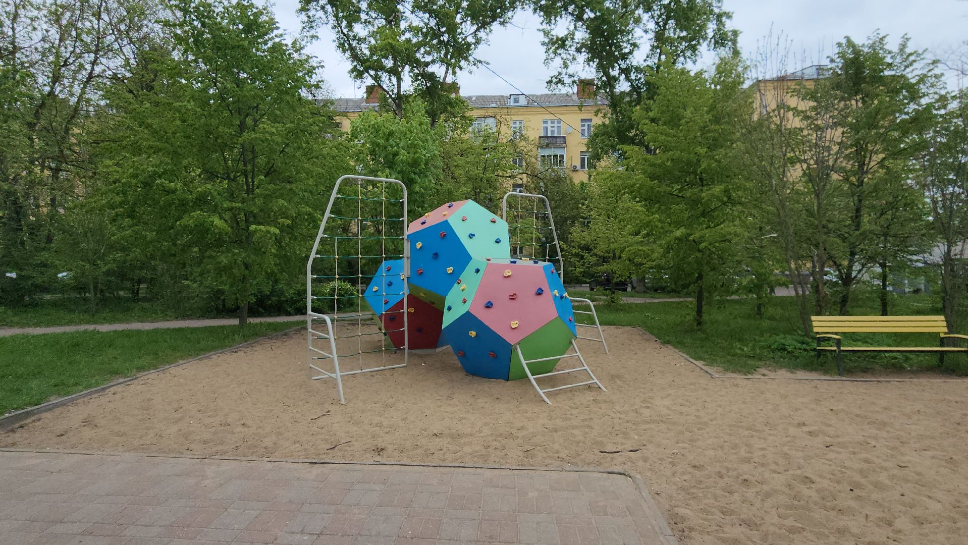 дворовые территории, ул Чкалова, ул Гризодубовой, ул Туполева, ул Серова,