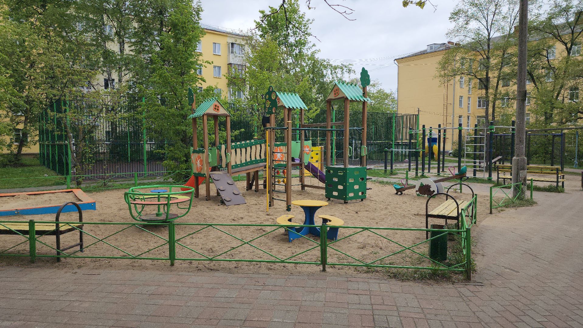 дворовые территории, ул Чкалова, ул Гризодубовой, ул Туполева, ул Серова,