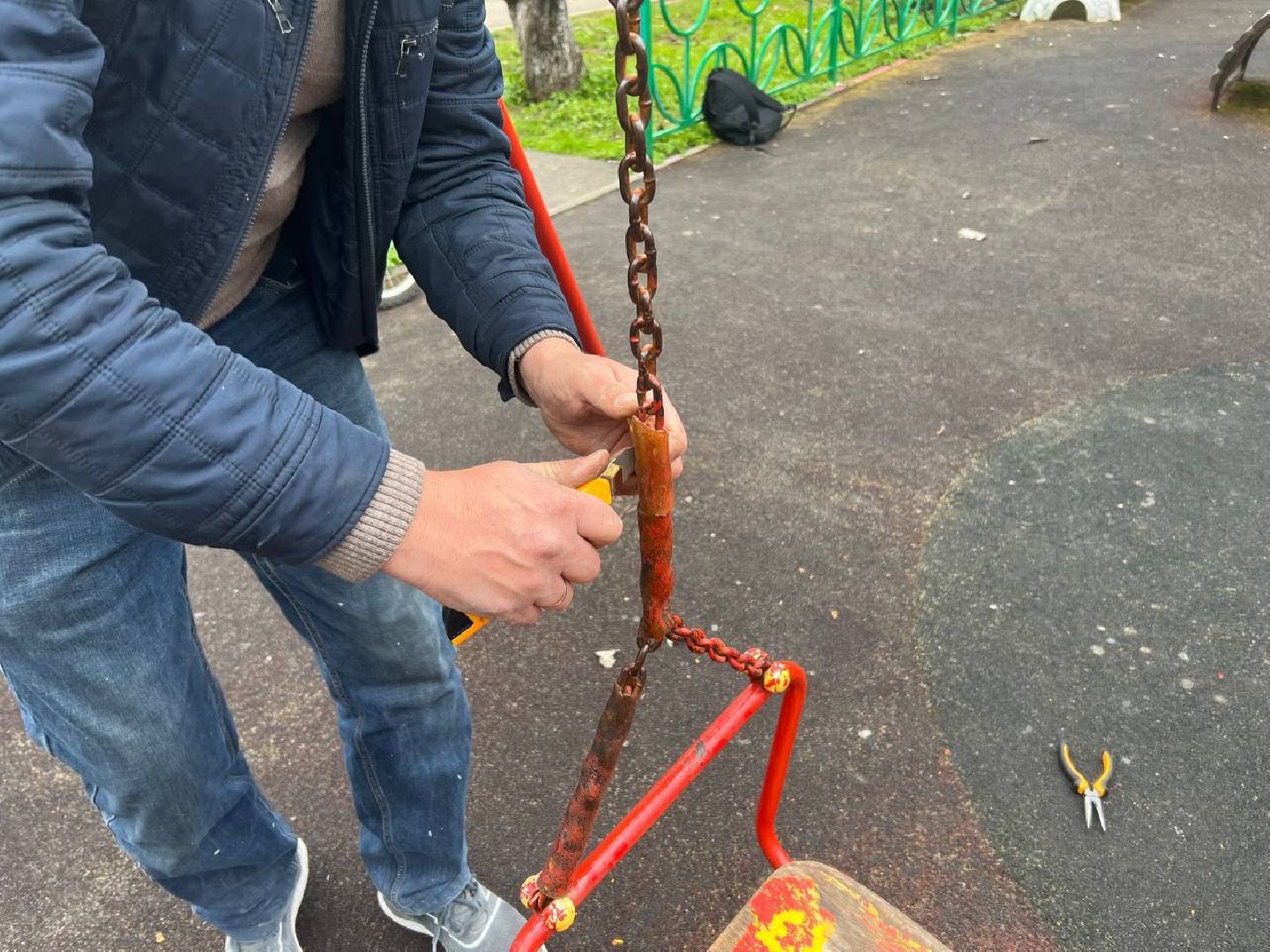 качели, дефекты, густ,