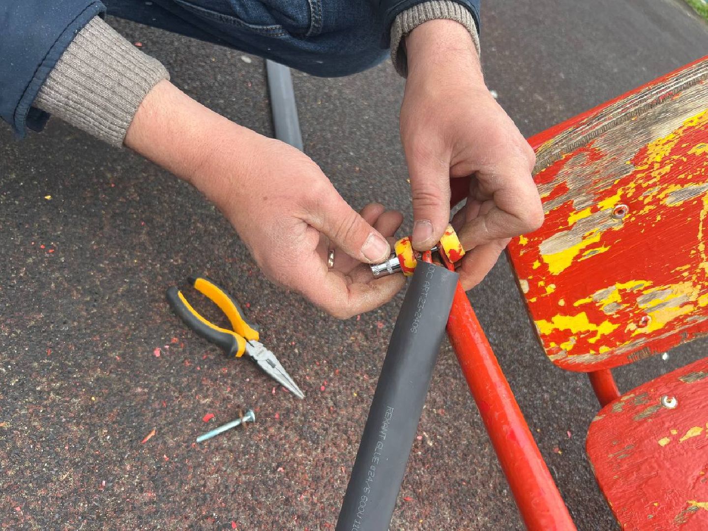 качели, дефекты, густ,