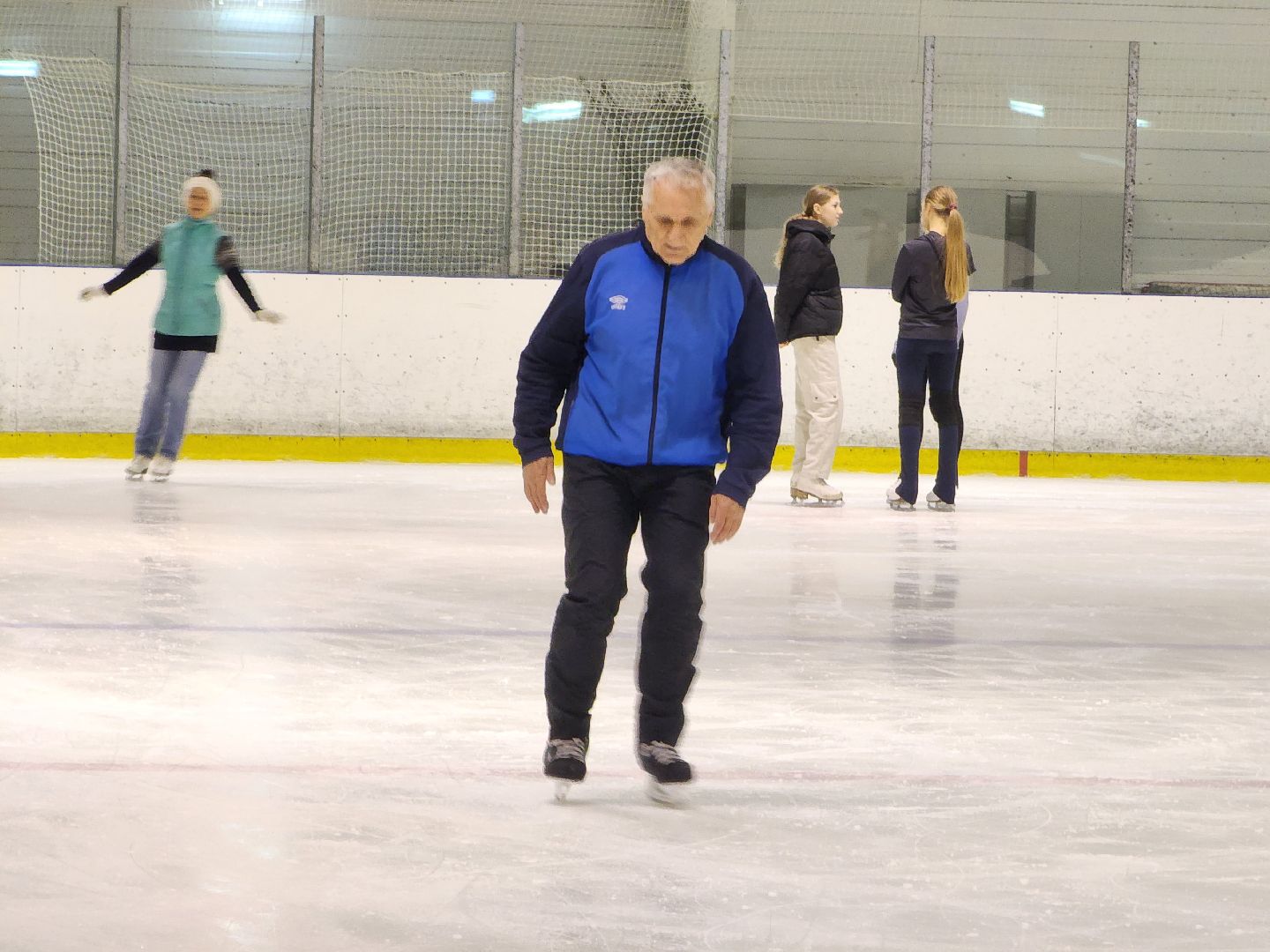 Каток, активное долголетие, ледовая арена,