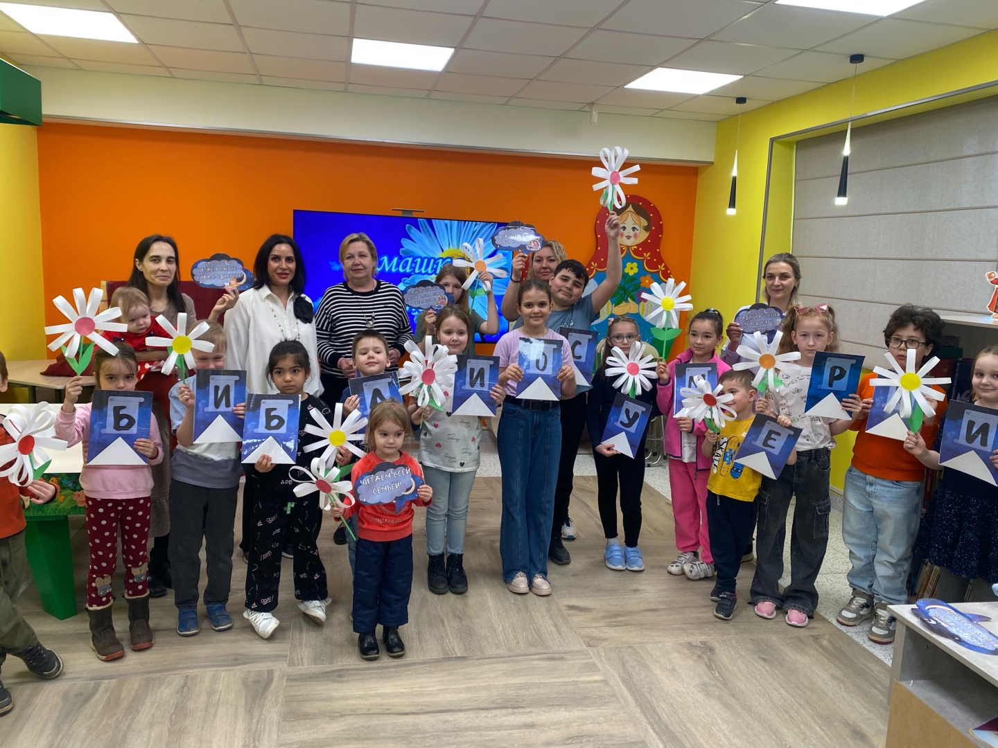 Библиотека, Домодедово, Подмосковье, культура, Дворец культуры, ГДКиС Мир, Дом культуры Мир,