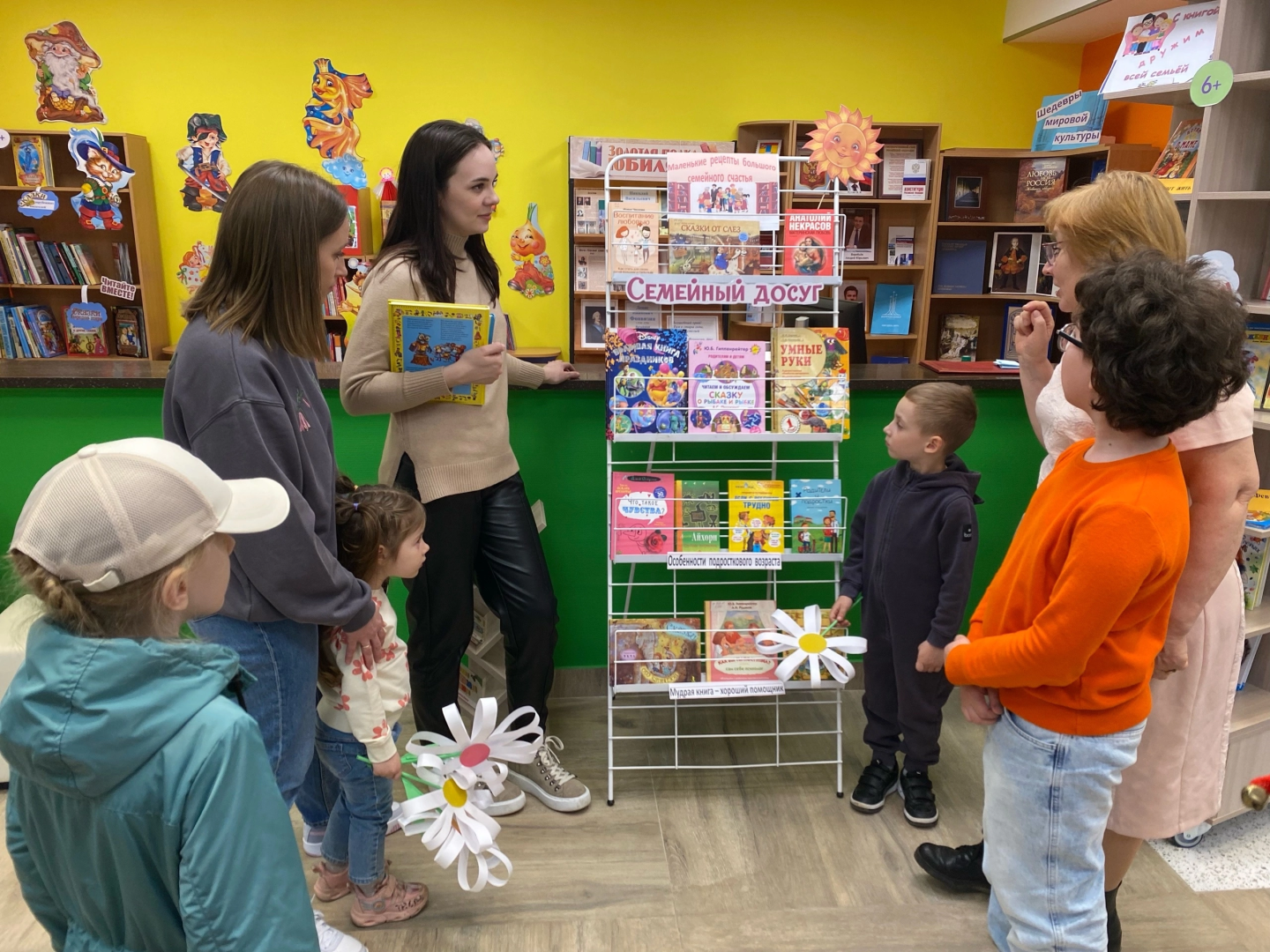 Библиотека, Домодедово, Подмосковье, культура, Дворец культуры, ГДКиС Мир, Дом культуры Мир,