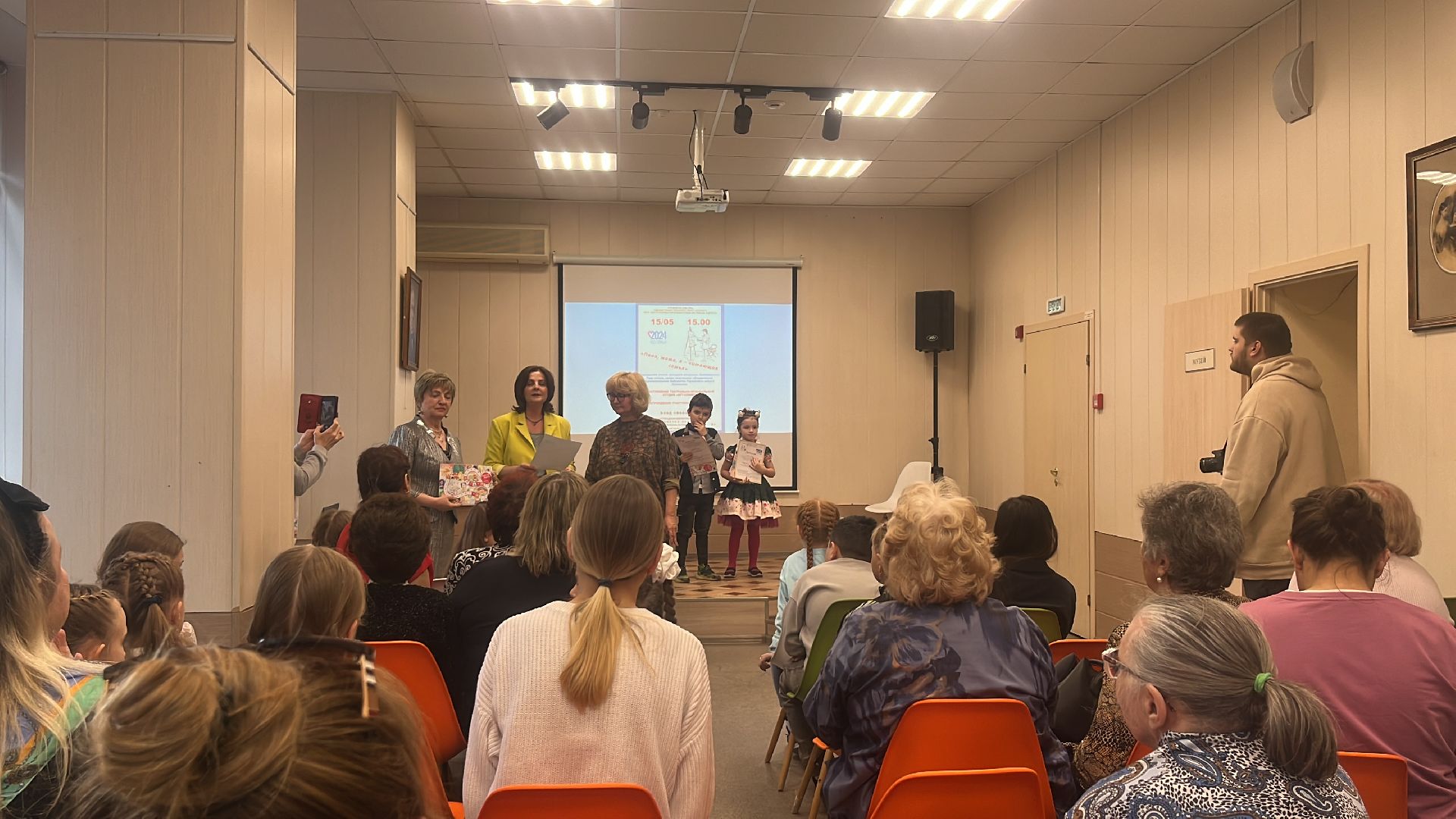 конкурс, рисунки, чтение, семья, конкурс рисунков, читающая семья,