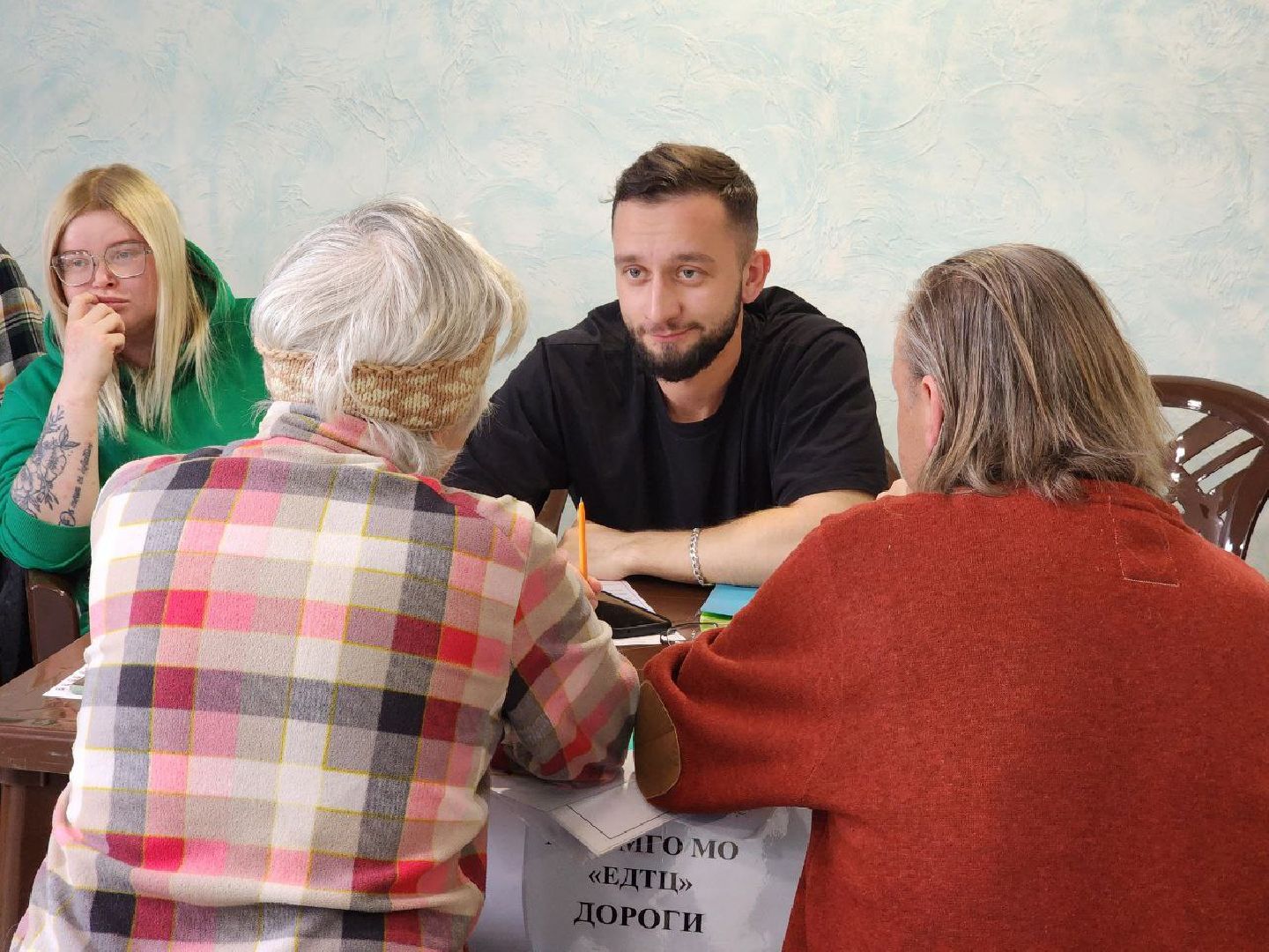 можайск, можайский городской округ, подмосковье, выездная администрация, дерево, сухостойное дерево, обращения граждан, глава муниципалитета, жители,встреча с жителями,
