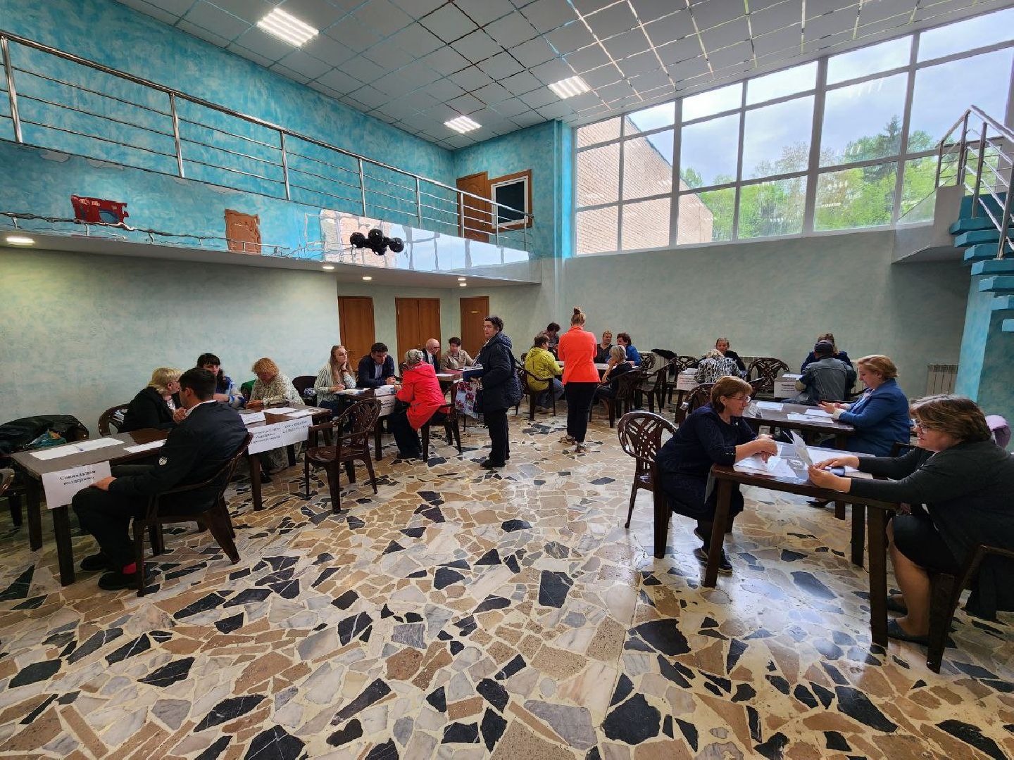 можайск, можайский городской округ, подмосковье, выездная администрация, дерево, сухостойное дерево, обращения граждан, глава муниципалитета, жители,встреча с жителями,