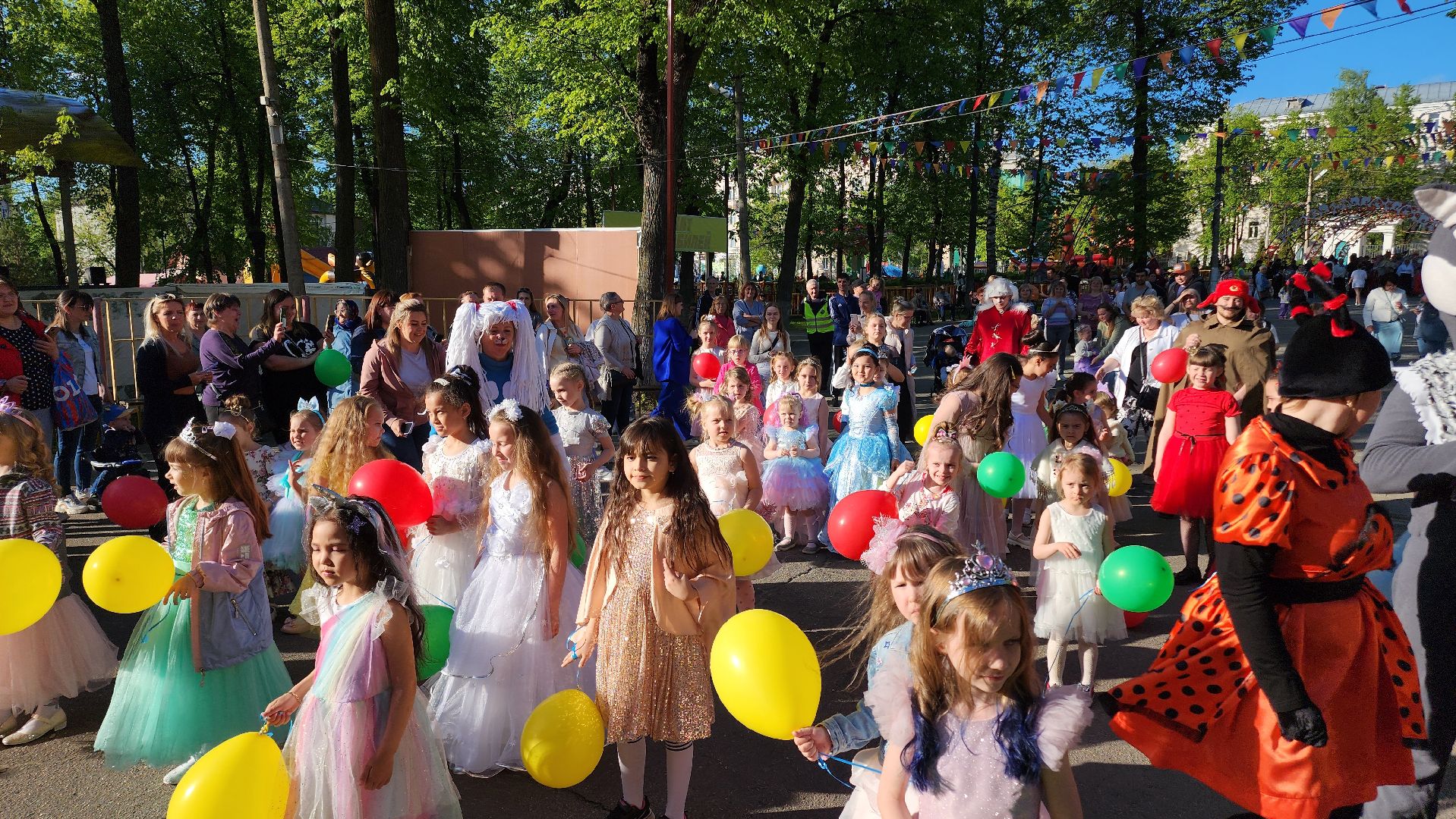 Егорьевск, Подмосковье, Московская область, парк пегас, парад принцесс, парад супергероев,