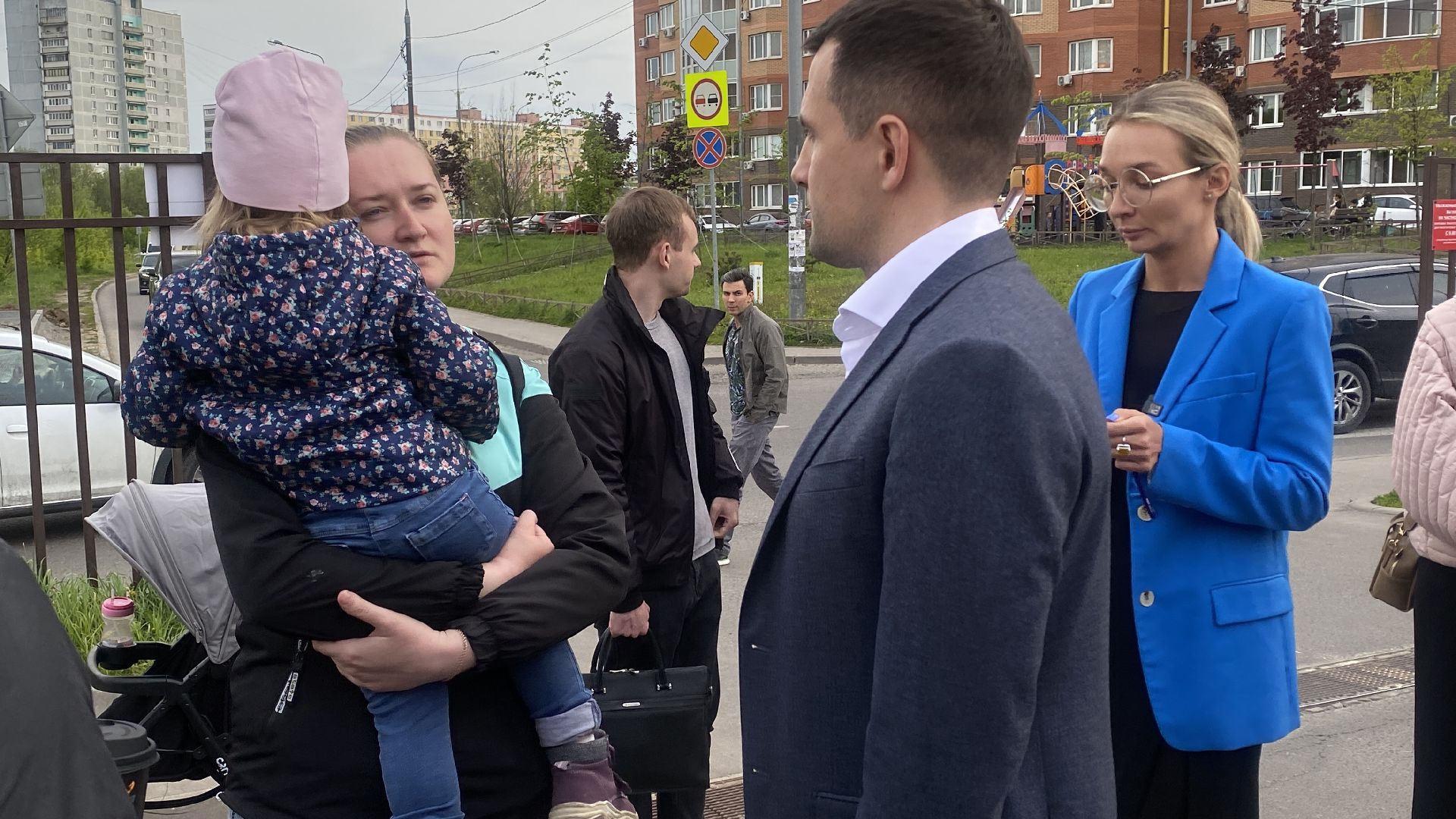 Зеленые аллеи, благоустройство территории, выездная администрация, встреча администрации с жителями, видное,