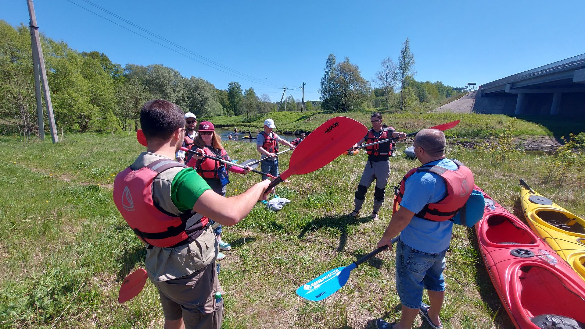 туризм, сплав на каяках, река истра, отдых на природе,