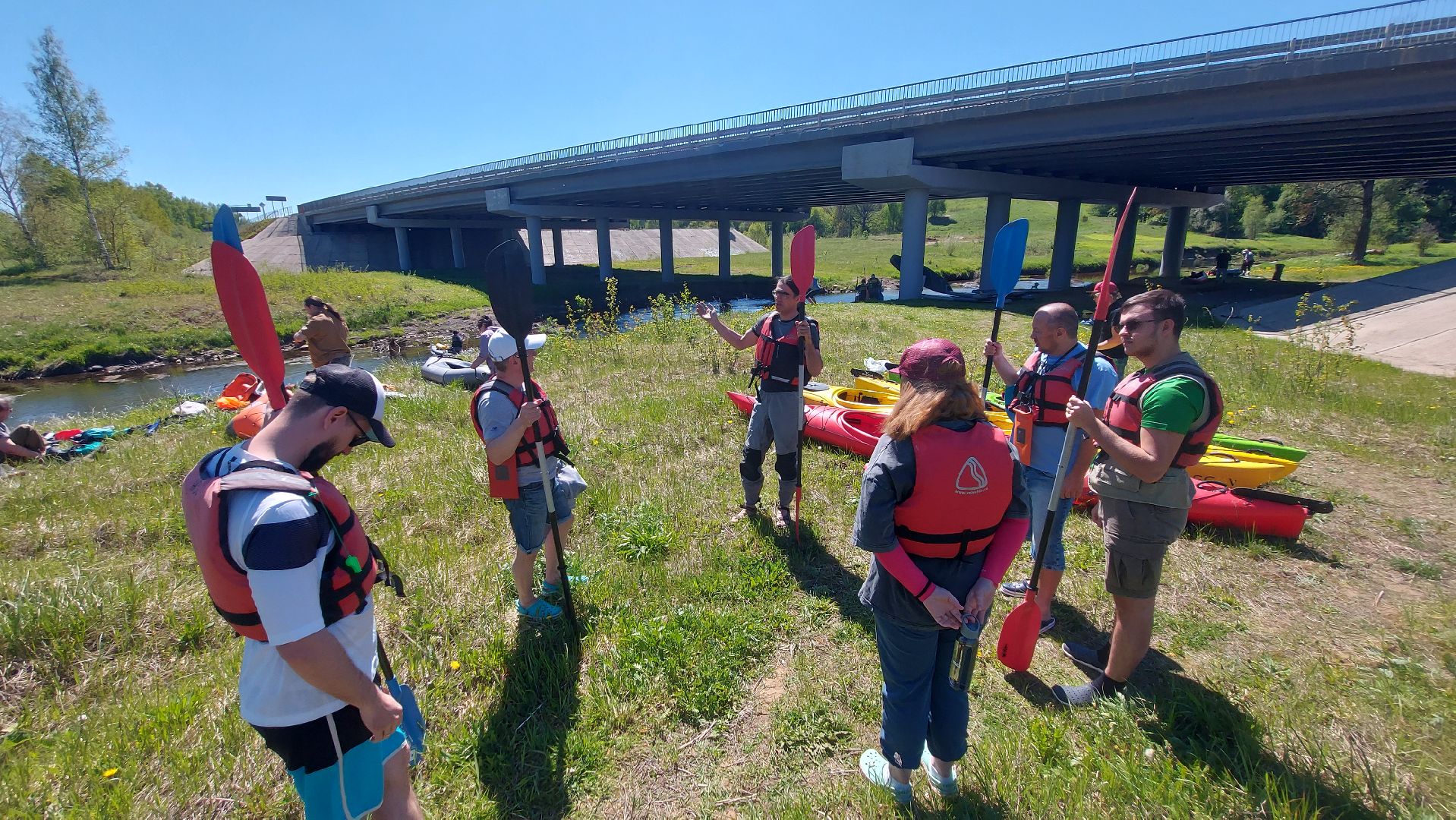 туризм, сплав на каяках, река истра, отдых на природе,
