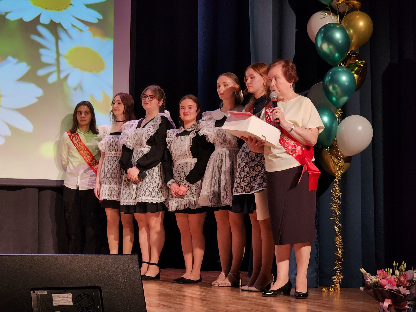 Черноголовка, Последний звонок,