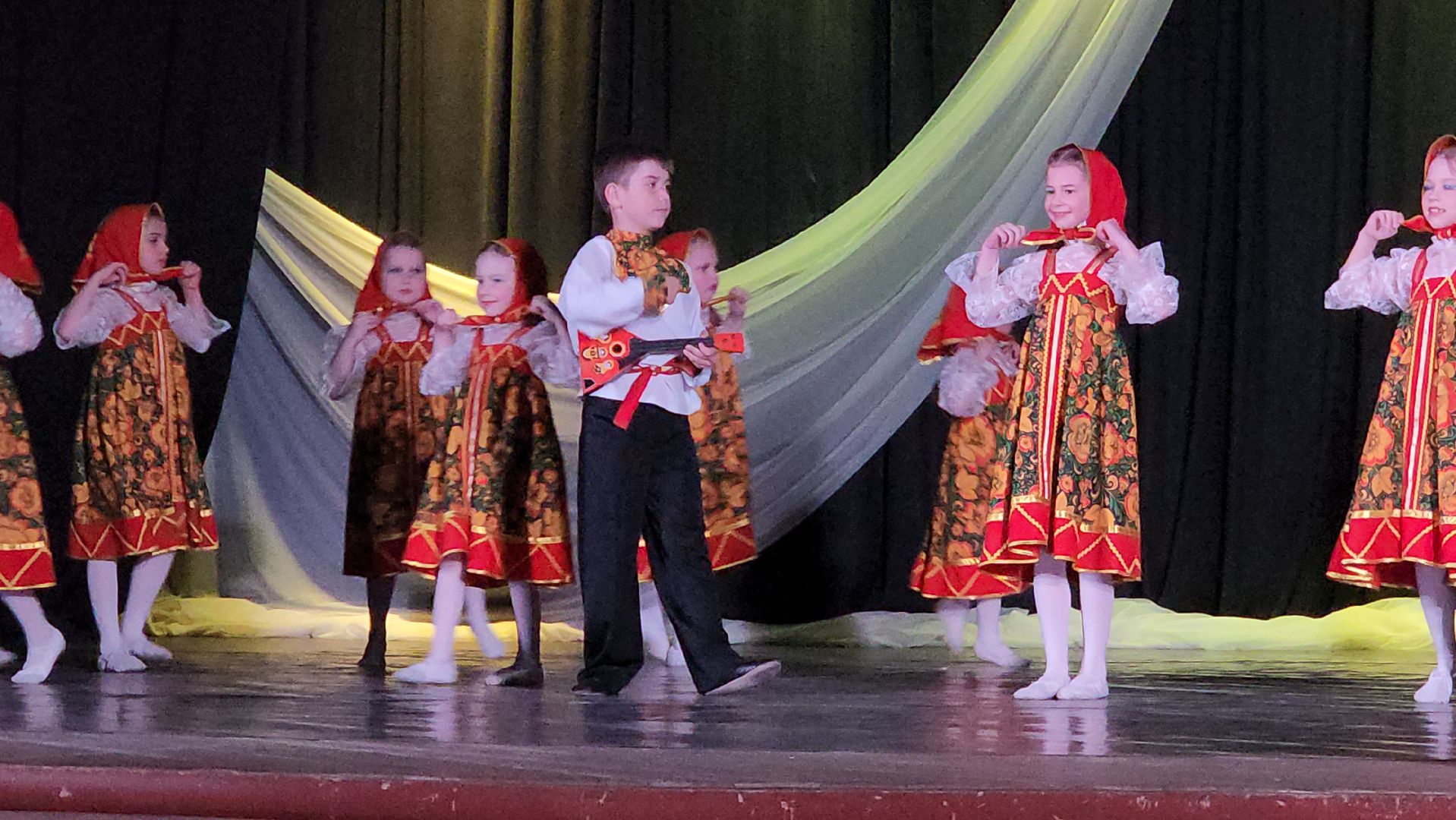 вдохновение, отчетный концерт, дк исток, серпухов, гимназия №1, народный танец,