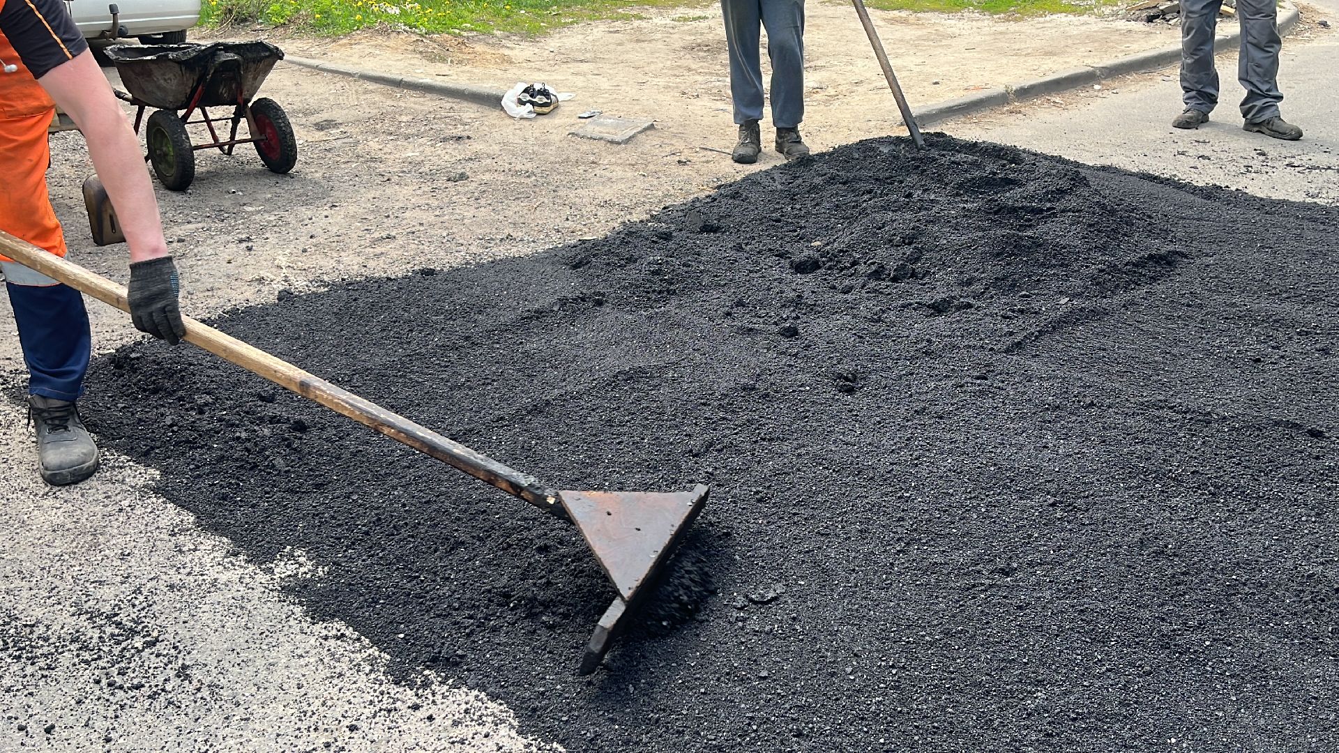 ямы, ямочный ремонт, ремонт дорог, дороги,