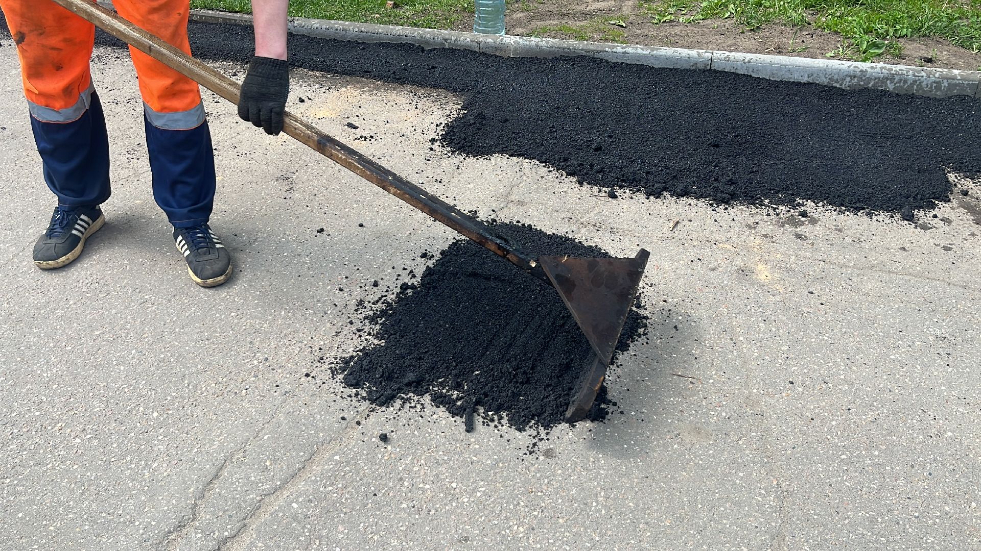 ямы, ямочный ремонт, ремонт дорог, дороги,