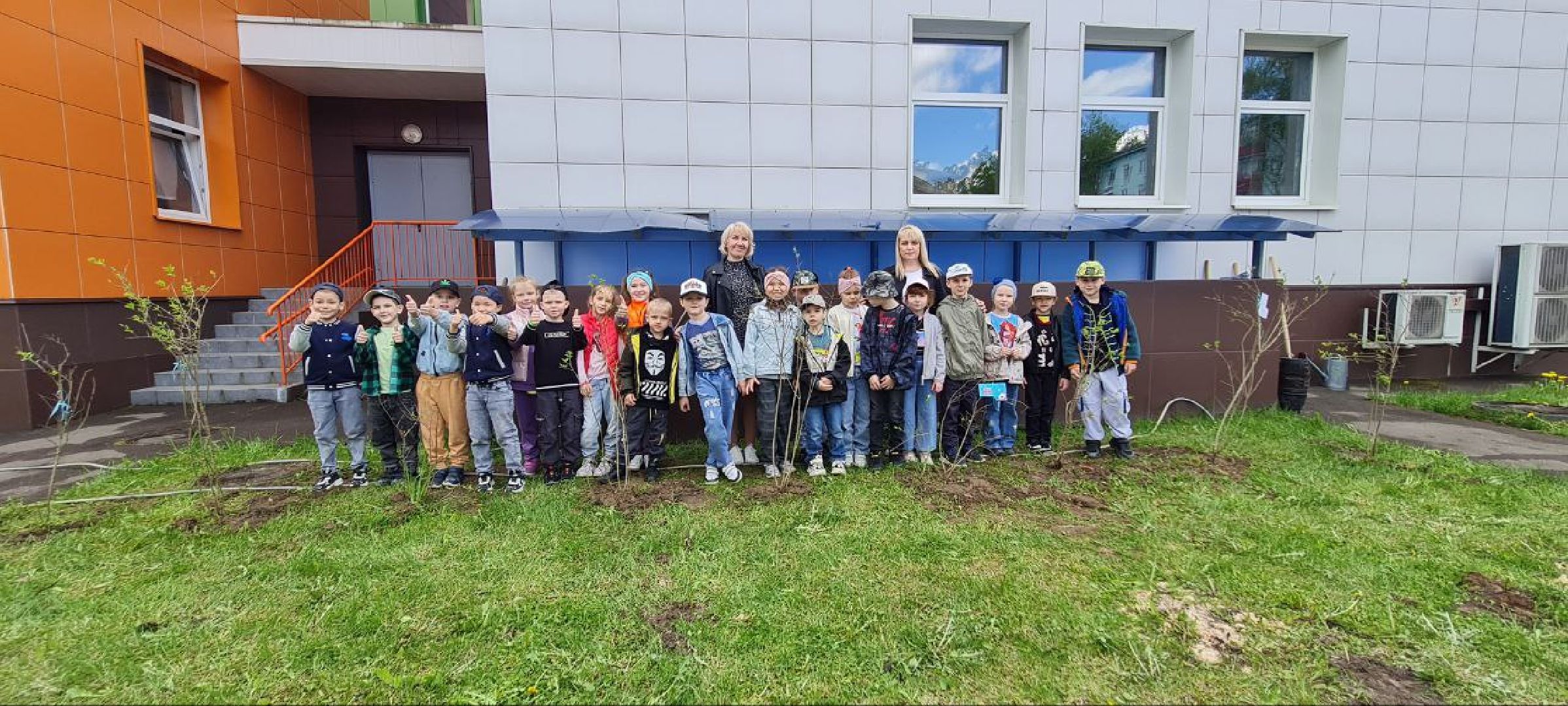 Реутов, образование, традиции, посадка кустарников, аллея выпускников,