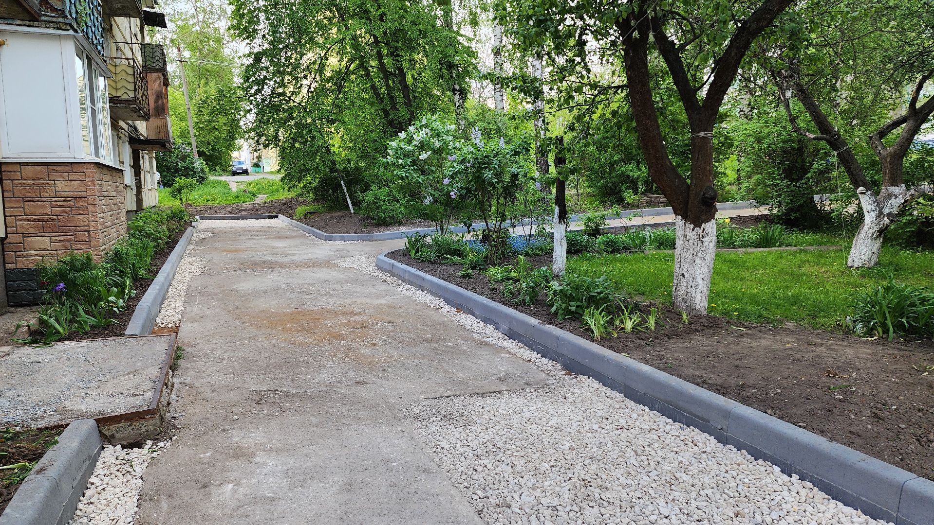 кашира, ул садовая, ул московская, благоустройство двора, парковки, тротуар, бордюрный камень,
