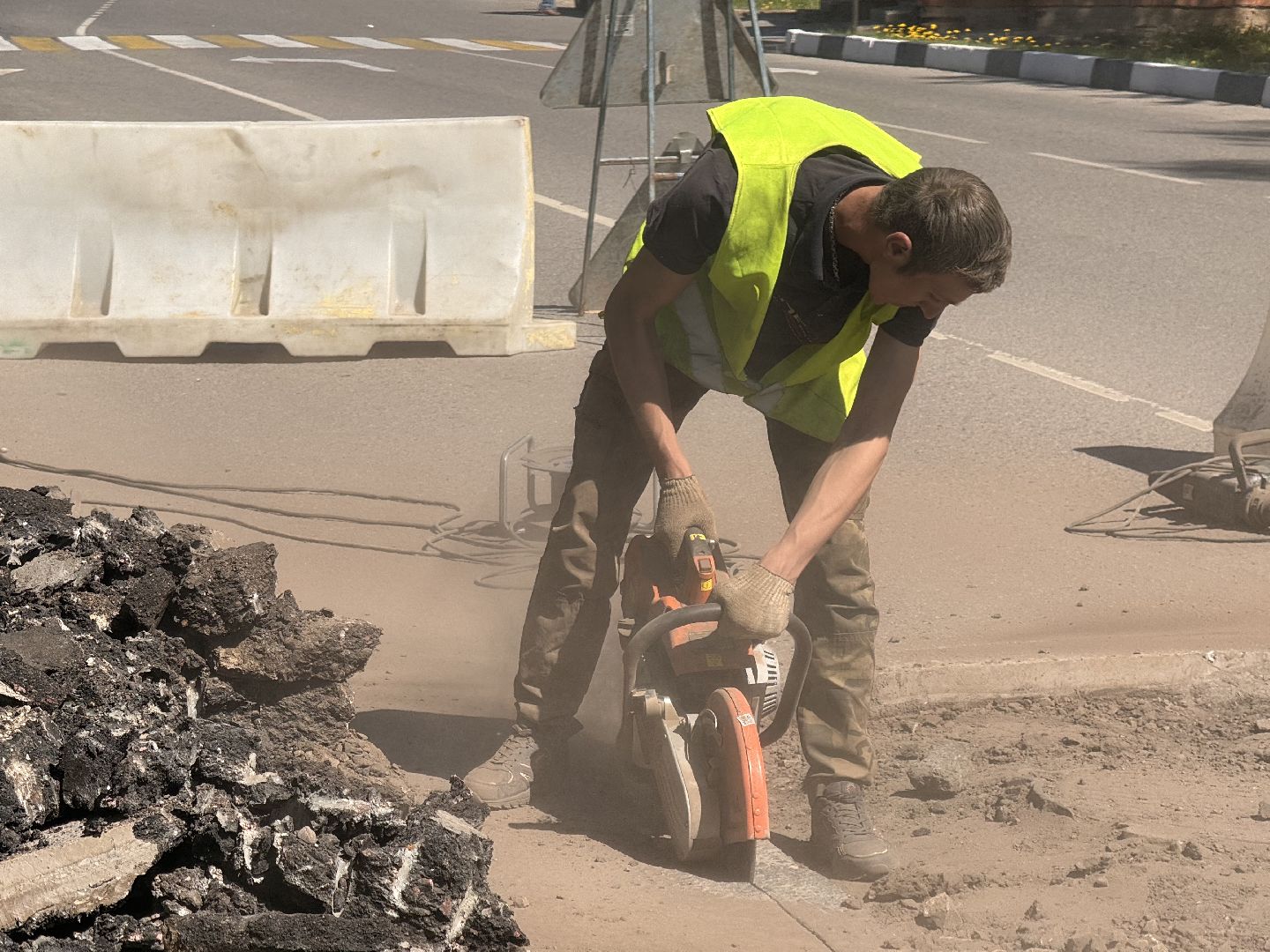 шаховская, замена люка, коммунальная служба,