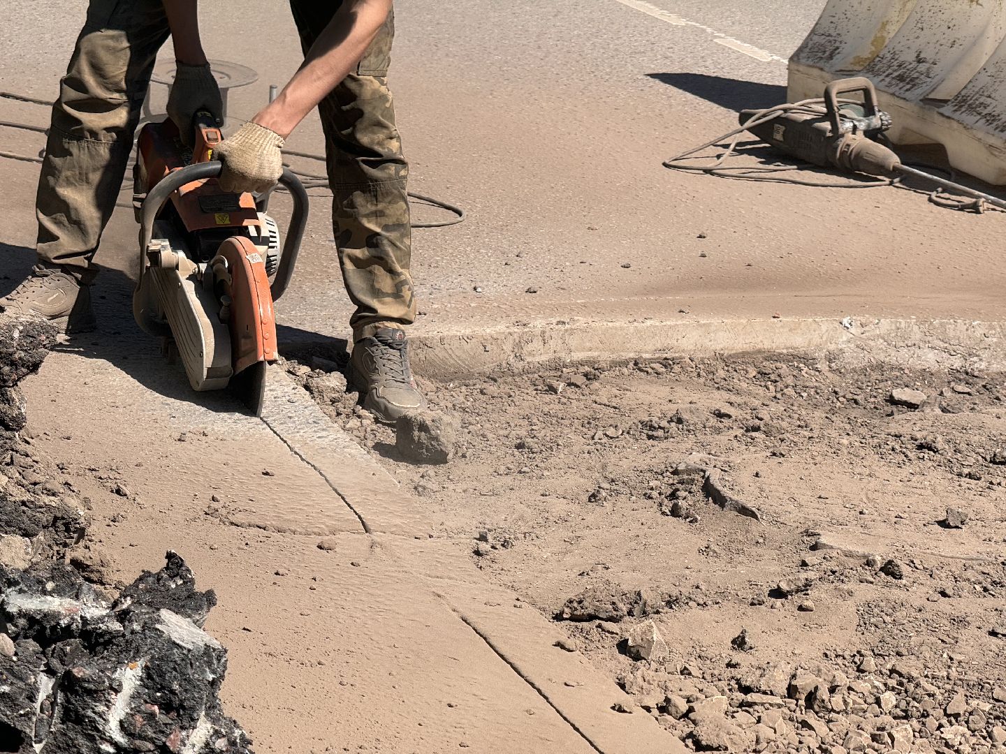 шаховская, замена люка, коммунальная служба,