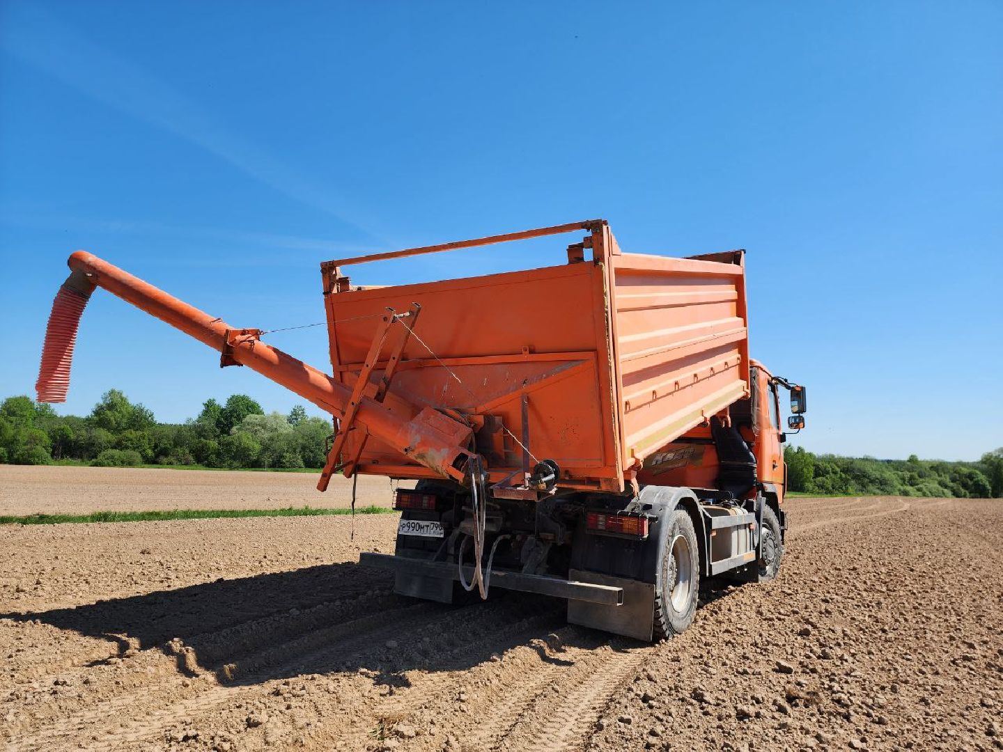 можайск, можайский городской округ, подмосковье, колхоз, колхоз уваровский, сельское хозяйство, посевная кампания, поля, зерновые культуры,