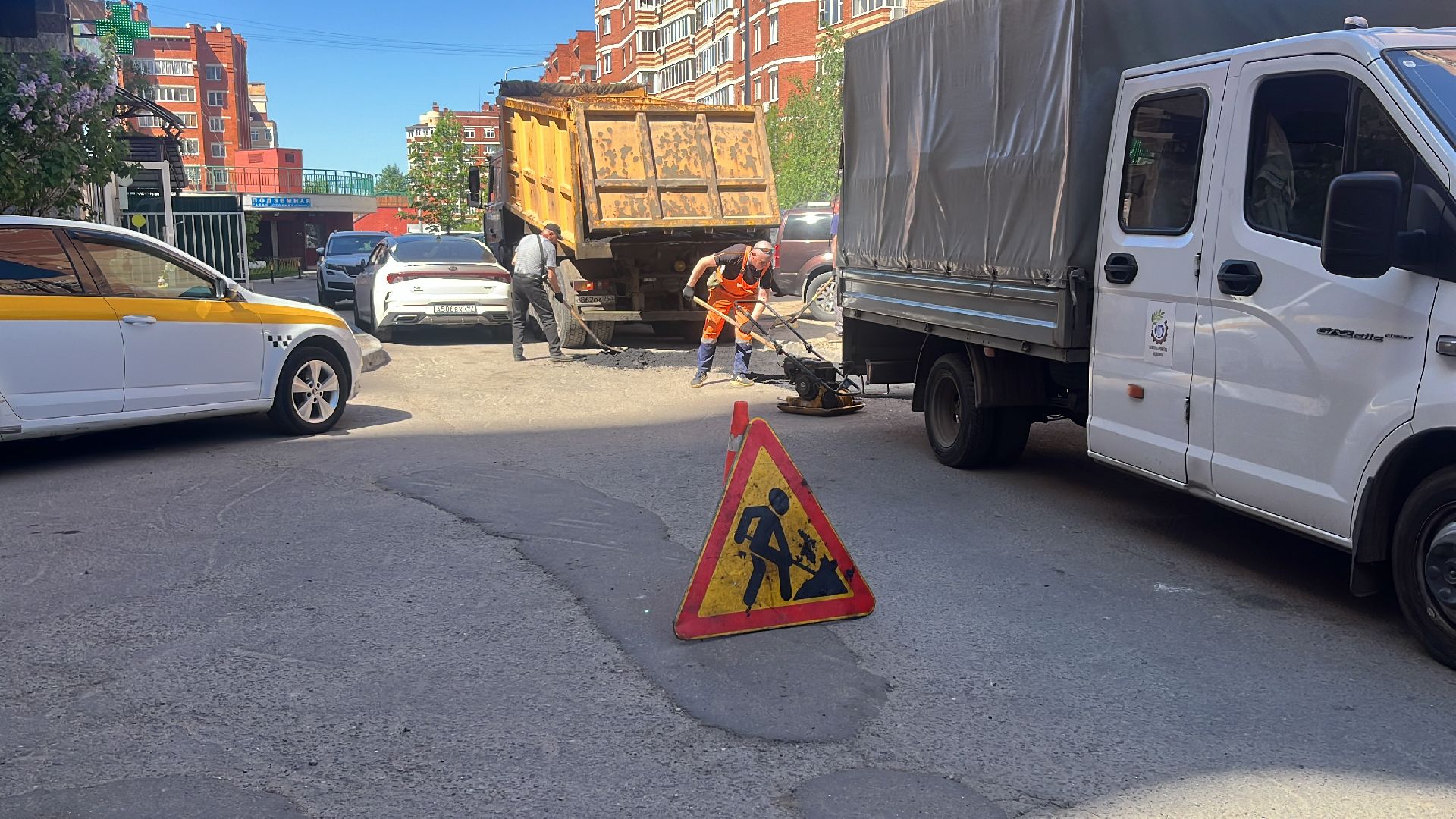 дорога, дороги, ремонт дорог, ремонт дорог во дворах, ямочный ремонт,