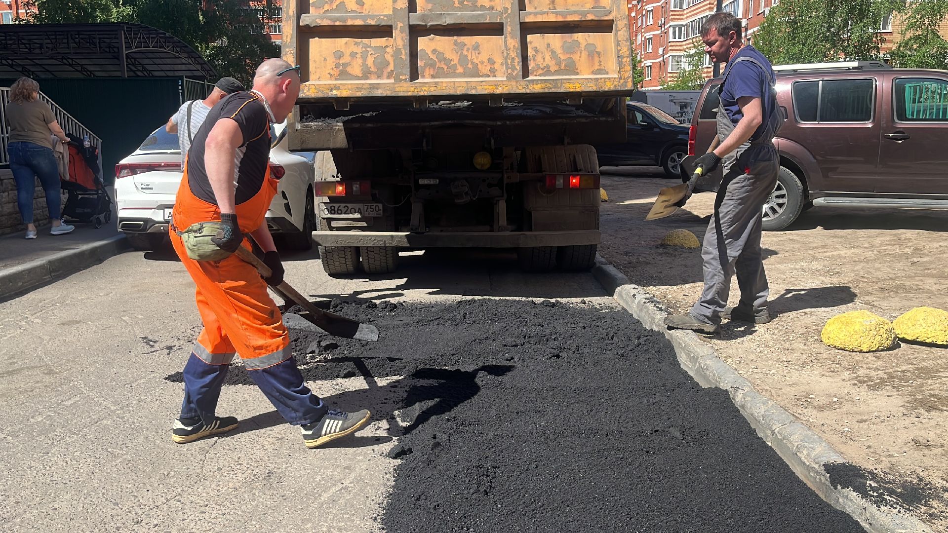 дорога, дороги, ремонт дорог, ремонт дорог во дворах, ямочный ремонт,