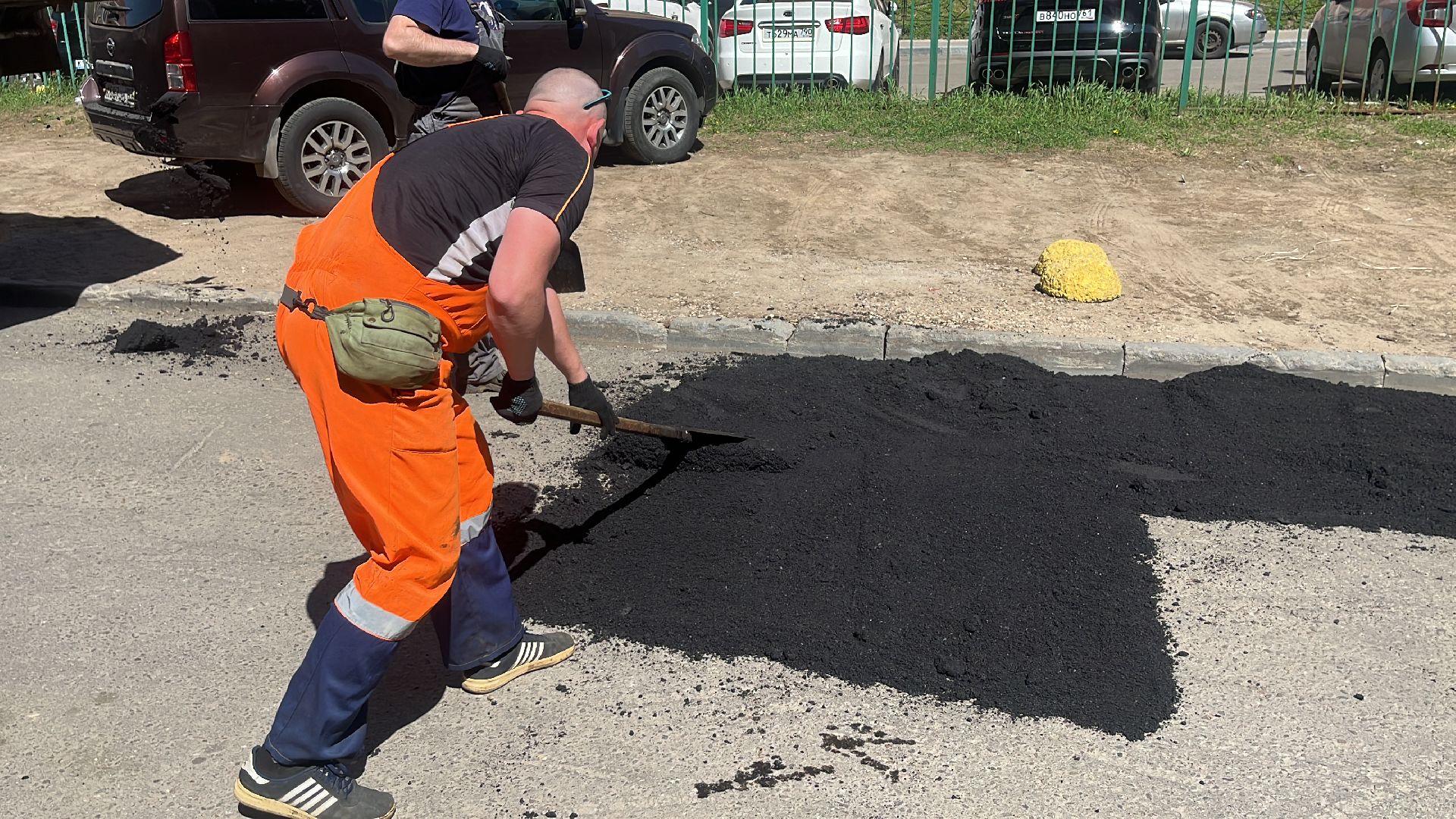 дорога, дороги, ремонт дорог, ремонт дорог во дворах, ямочный ремонт,