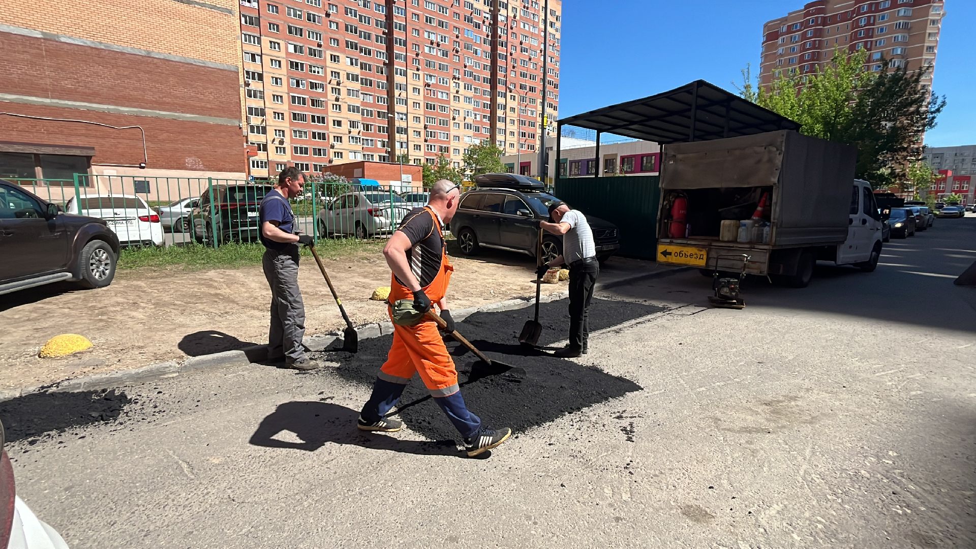 дорога, дороги, ремонт дорог, ремонт дорог во дворах, ямочный ремонт,