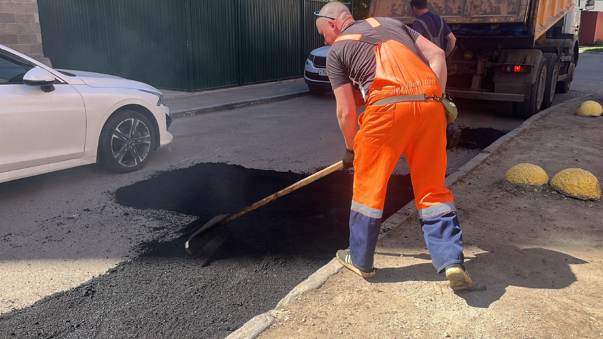 дорога, дороги, ремонт дорог, ремонт дорог во дворах, ямочный ремонт,