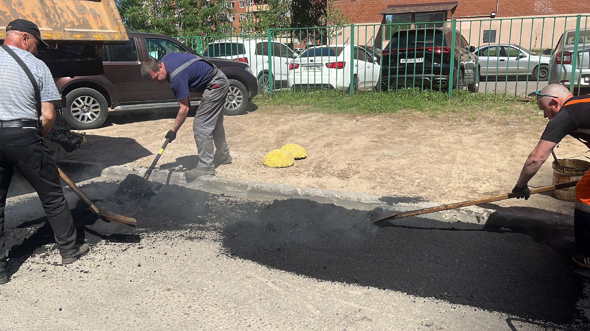 дорога, дороги, ремонт дорог, ремонт дорог во дворах, ямочный ремонт,