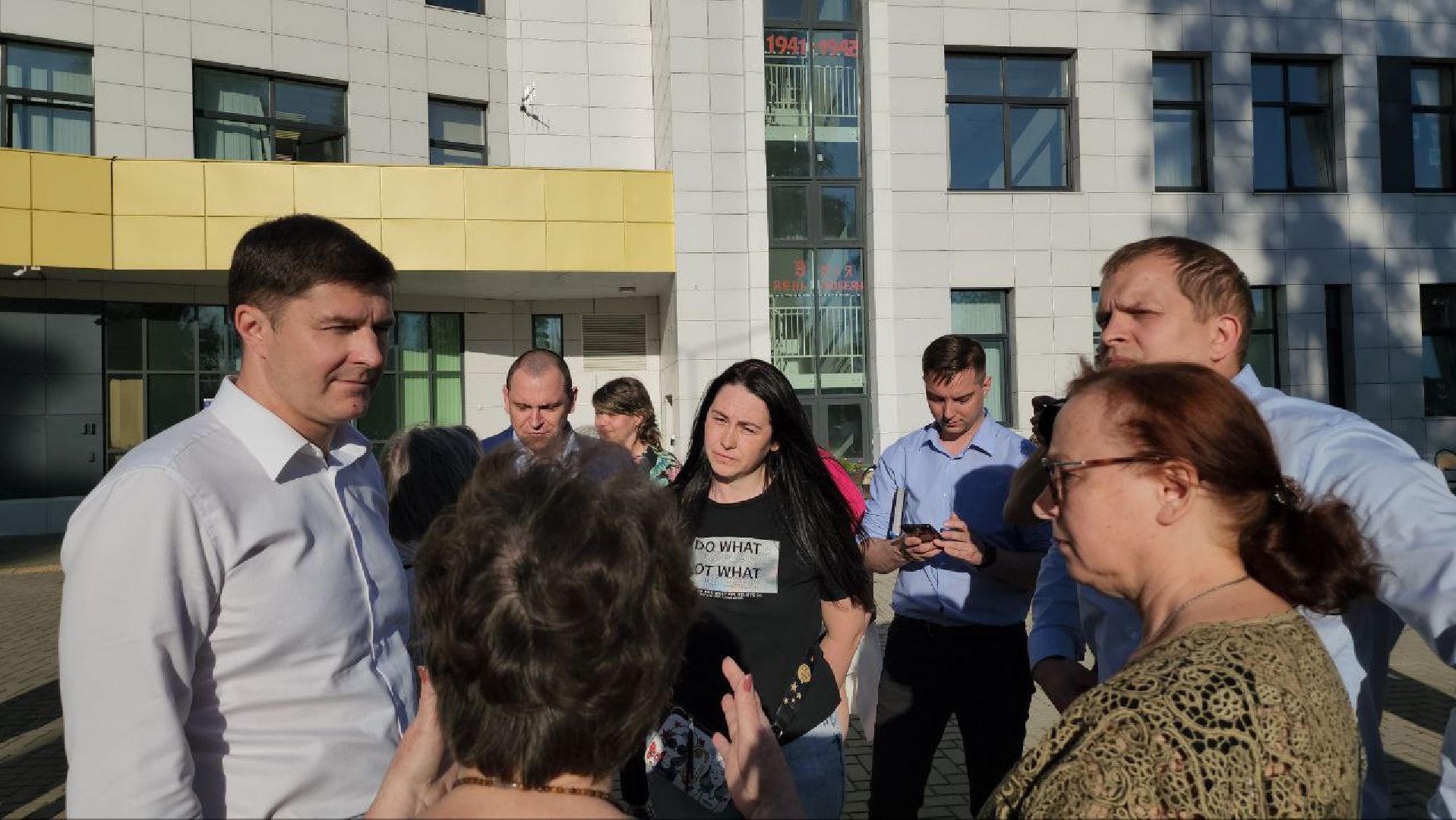 люберцы, глава городского округа люберцы владимир волков, выездная администрация, ремонт дороги, просьба жителей,