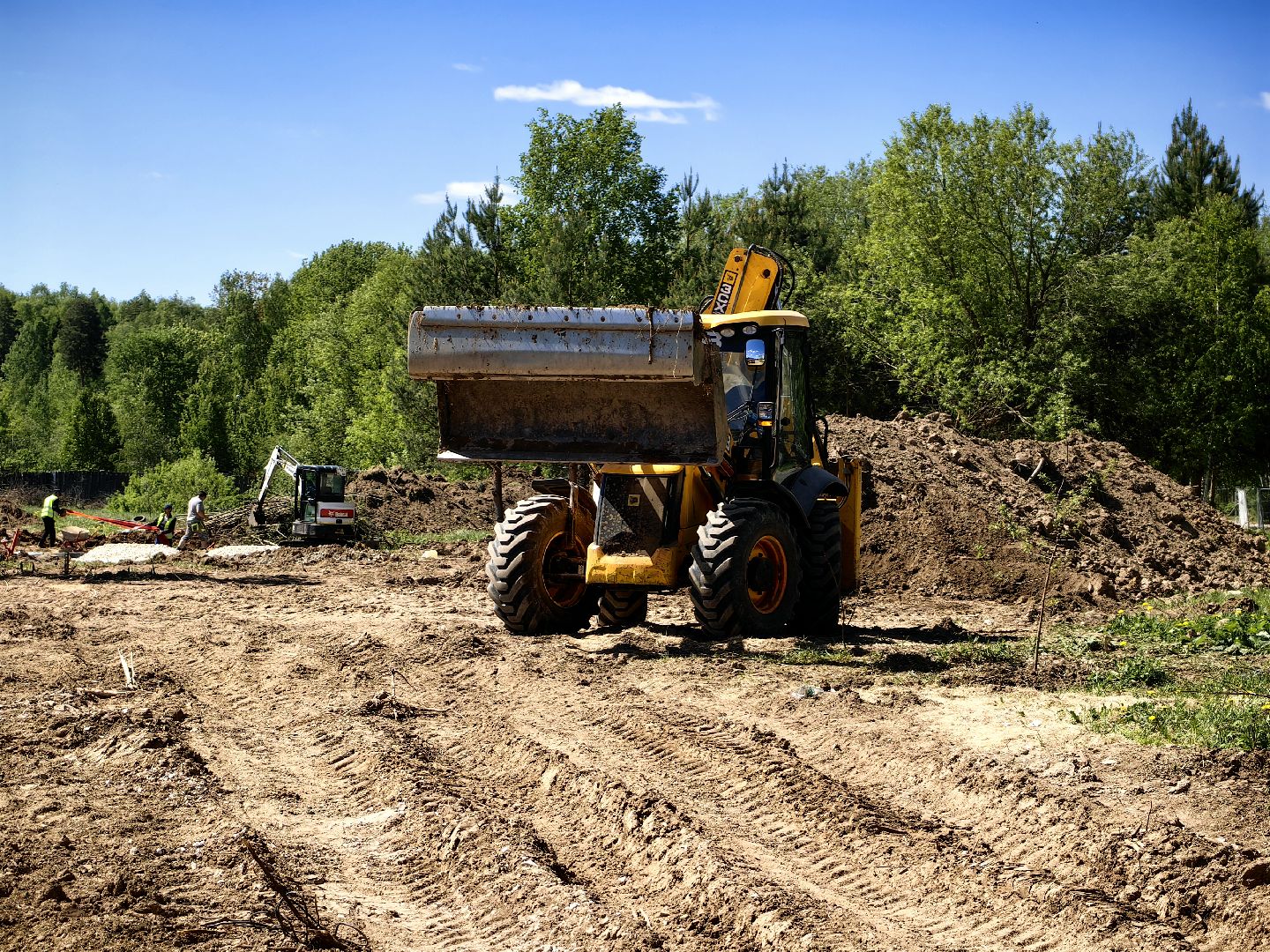 сквер, благоустойство, Фряново, бригада рабочих, техника, воркаут, сцена,