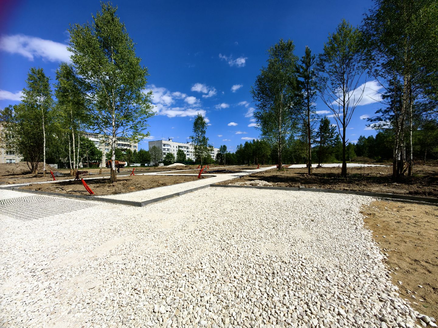 сквер, благоустойство, Фряново, бригада рабочих, техника, воркаут, сцена,