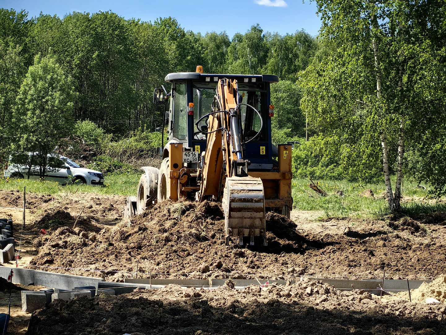 сквер, благоустойство, Фряново, бригада рабочих, техника, воркаут, сцена,