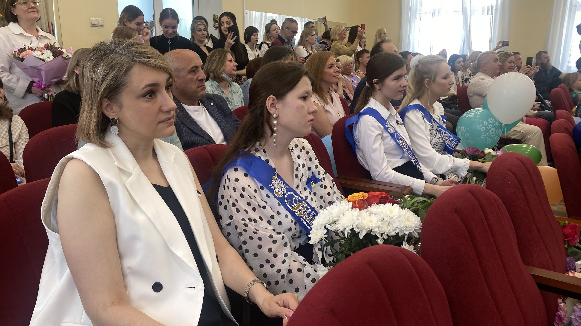 последний звонок, выпускник 2024, вхтл, глава ленинского городского округа, прощание со школой,