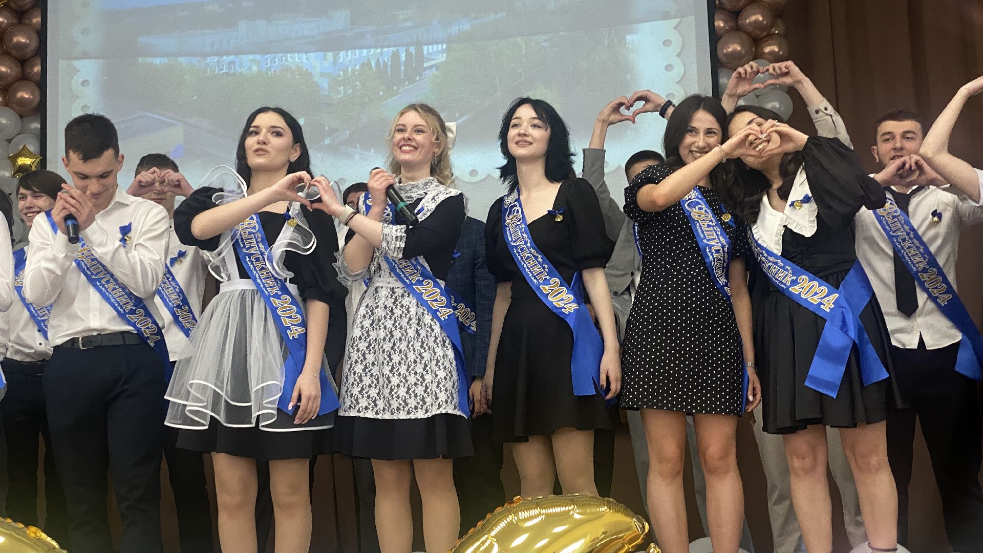 последний звонок, выпускник 2024, вхтл, глава ленинского городского округа, прощание со школой,