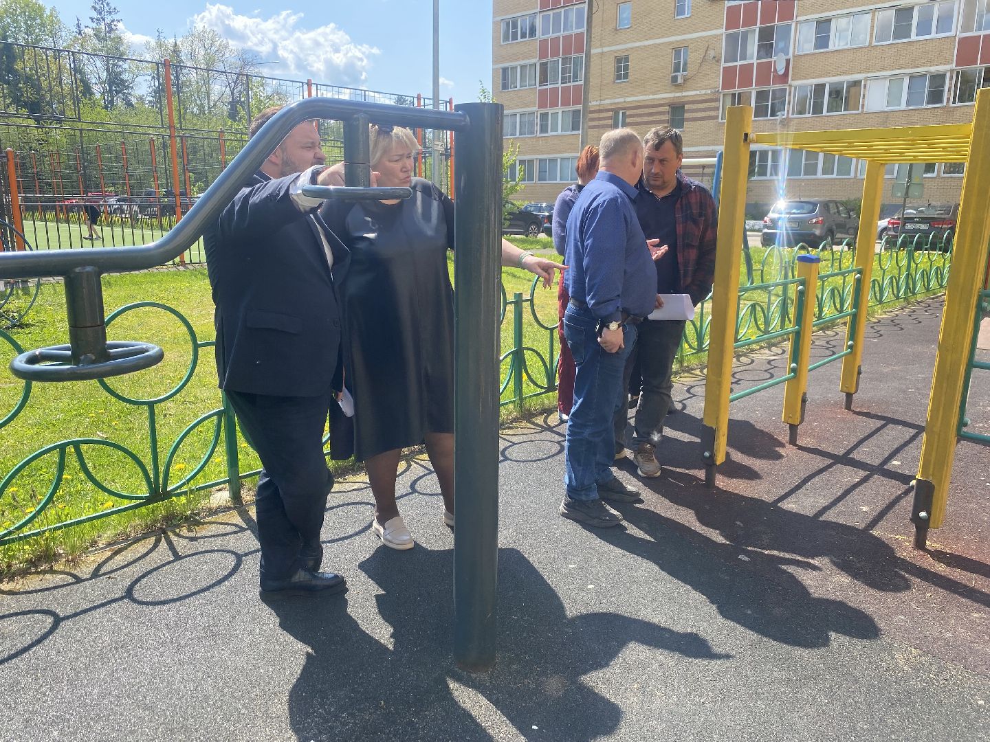 благоустройство дворов, Власиха благоустройство, власиха микрорайон школьный, власиха микрорайон тополек, благоустройство во власихе, МБУ ЖКХ и благоустройство,