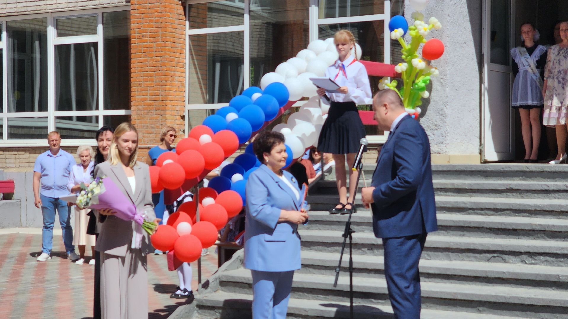 последние звонки, школа, протвино, образование, выпускники 2024,