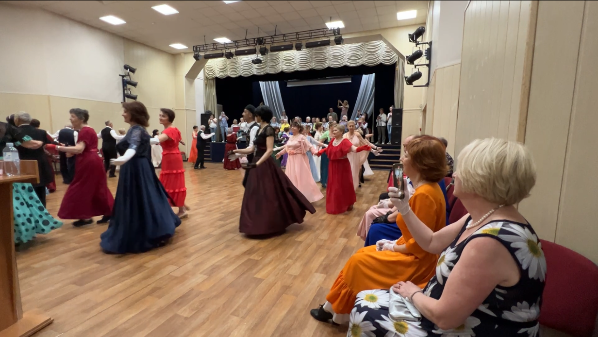 химки, культура, активное долголетие, бал,