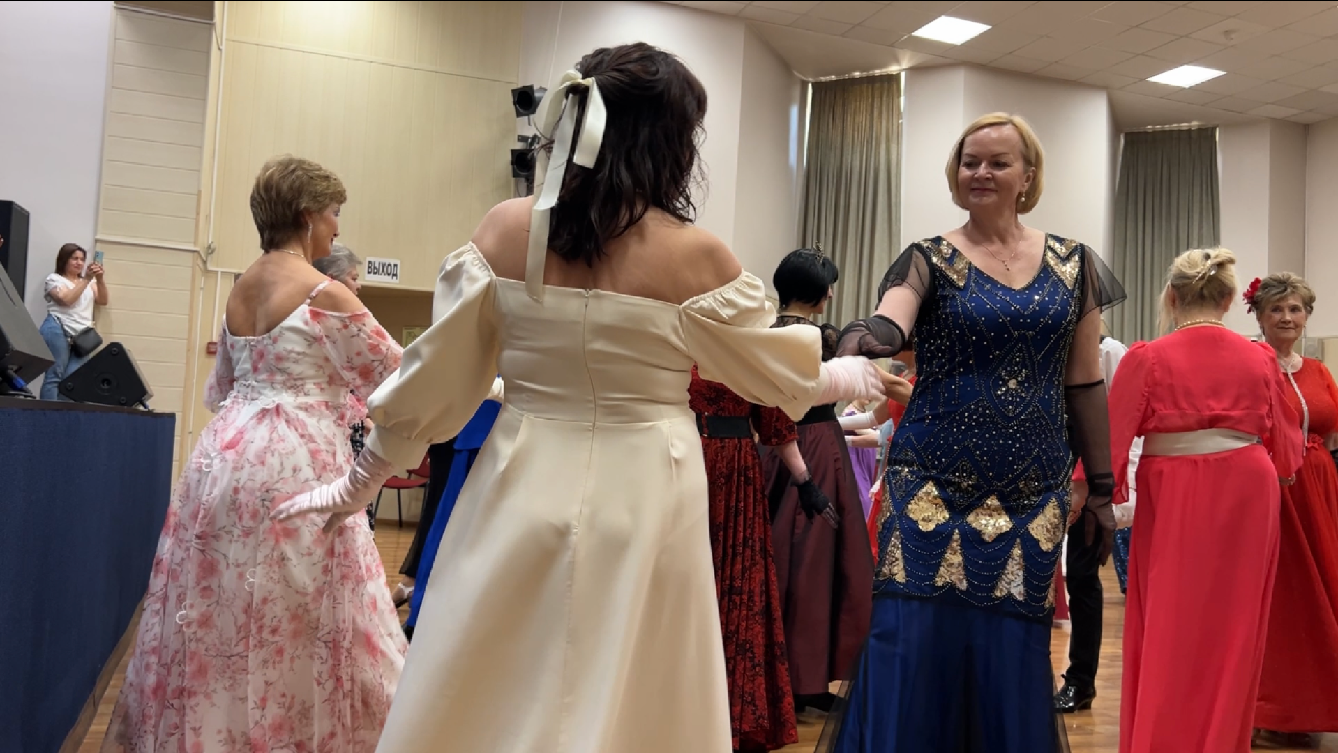 химки, культура, активное долголетие, бал,