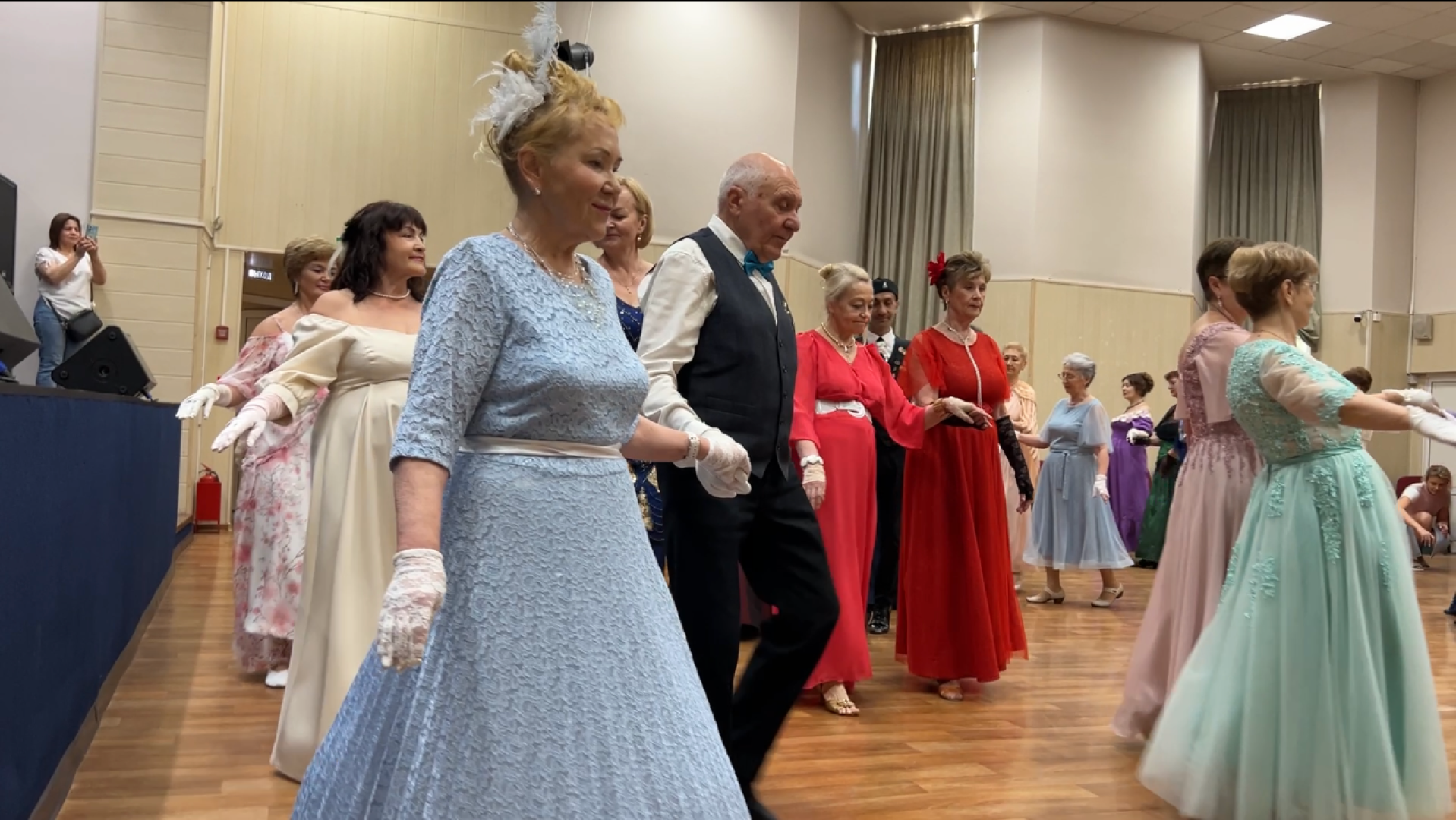 химки, культура, активное долголетие, бал,