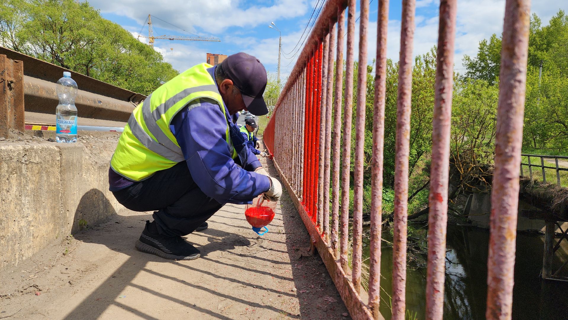 Мост, река Рожайка, Покраска, Покраска перил, Ограждение, Благоустройство, Домодедово, капитальный ремонт, МБУ, ЖКХ, Подмосковье,
