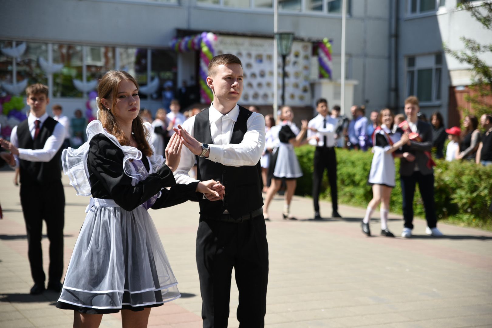 Бронницы, Школа имени Тимофеева, Последний звонок, Выпускники 2024,