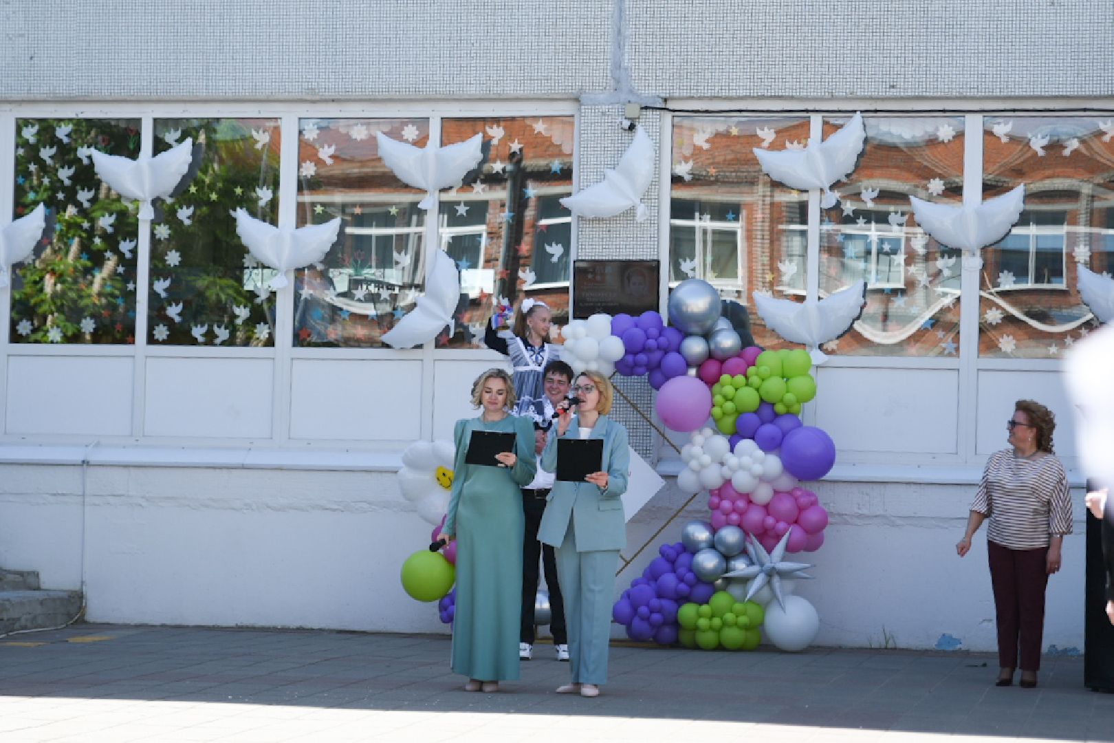 Бронницы, Школа имени Тимофеева, Последний звонок, Выпускники 2024,