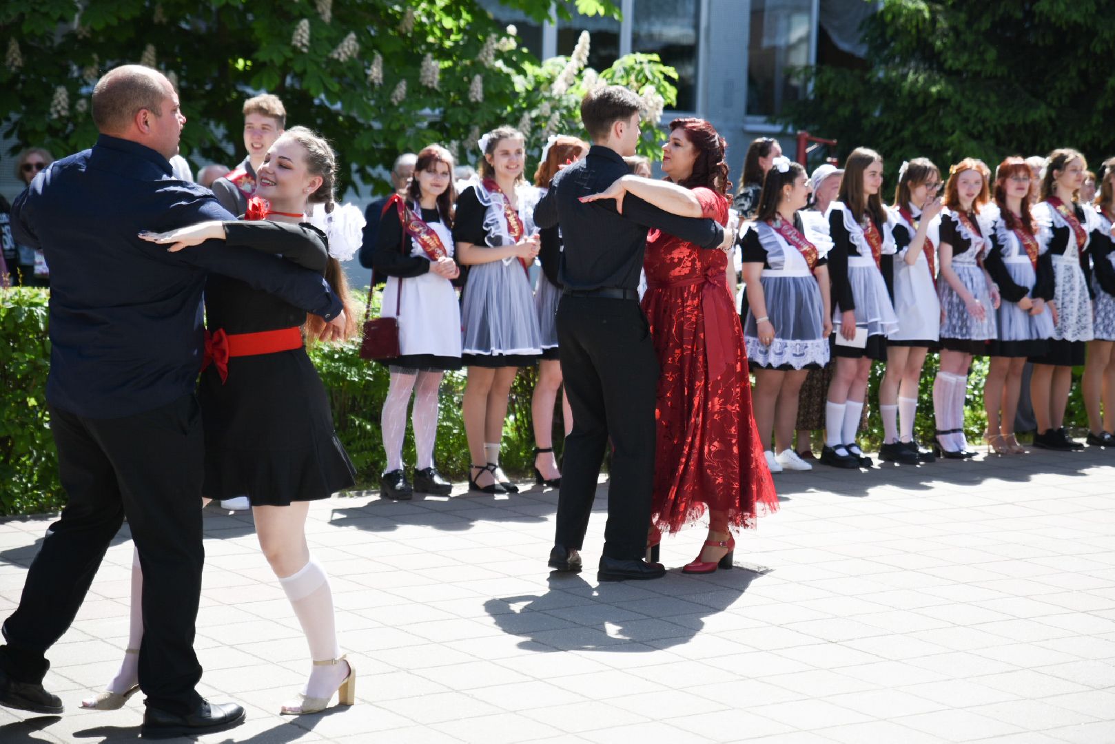 Бронницы, Школа имени Тимофеева, Последний звонок, Выпускники 2024,