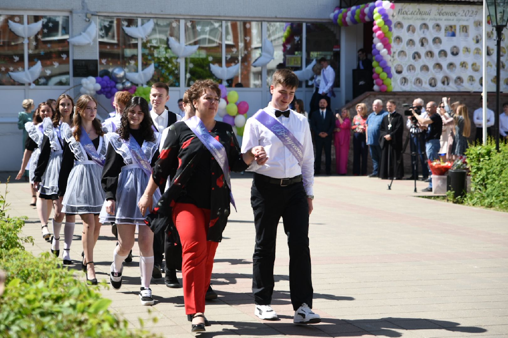 Бронницы, Школа имени Тимофеева, Последний звонок, Выпускники 2024,