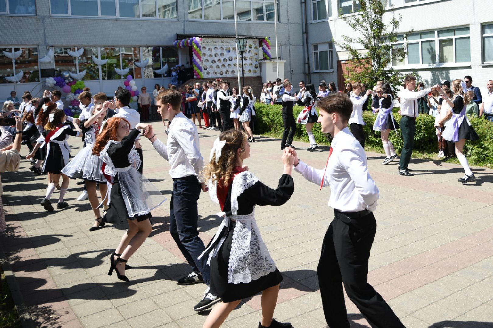 Бронницы, Школа имени Тимофеева, Последний звонок, Выпускники 2024,