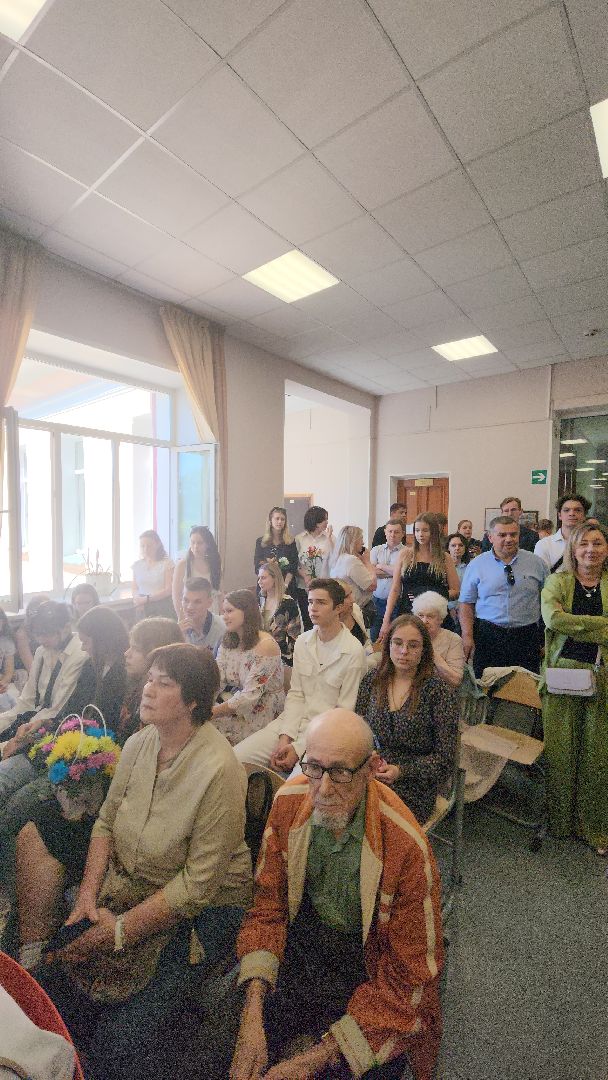 последний звонок, выпускники, борис аубакиров, Ольга алферова, школа 3, управление образования,