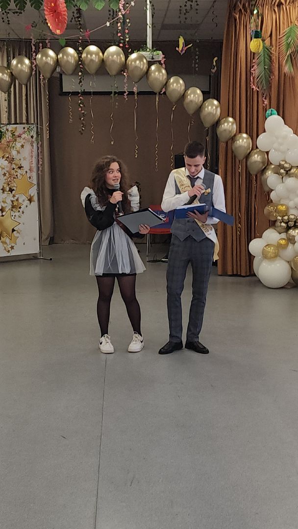 последний звонок, выпускники, борис аубакиров, Ольга алферова, школа 3, управление образования,